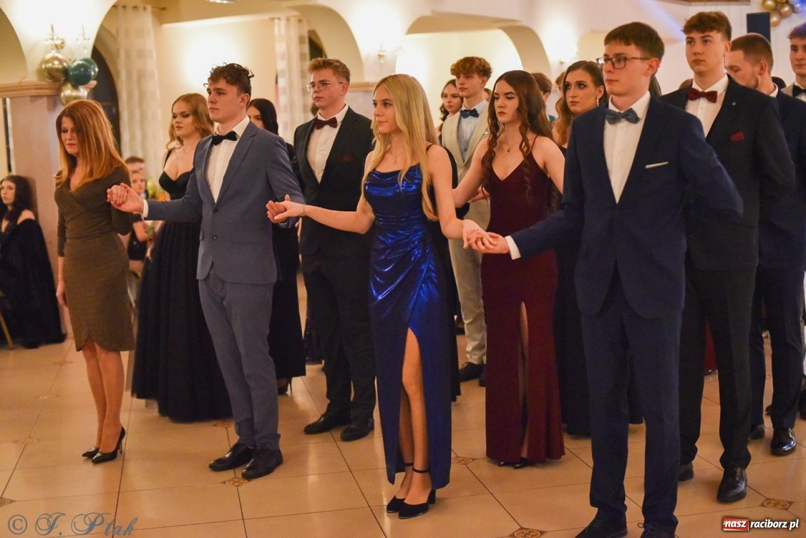 Zdjęcie w galerii na portalu naszraciborz.pl: Studniówka I LO i Liceum Sztuk Plastycznych na bis! wiadomości z regionu