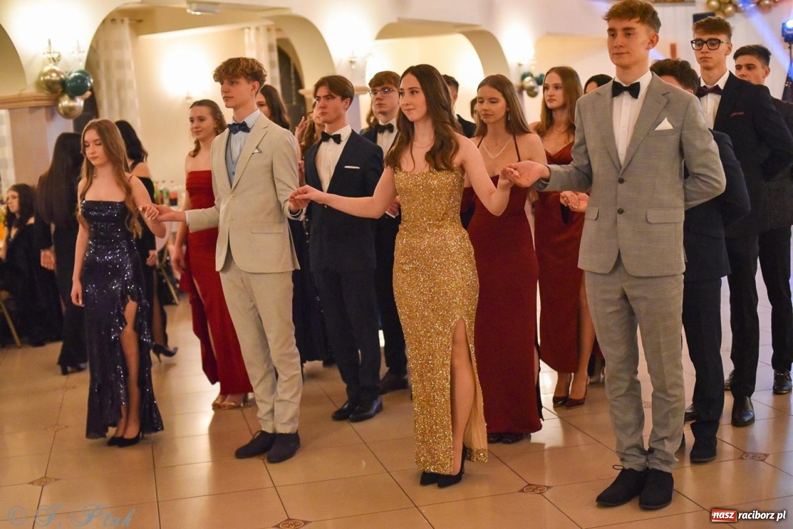 Zdjęcie w galerii na portalu naszraciborz.pl: Studniówka I LO i Liceum Sztuk Plastycznych na bis! wiadomości z regionu