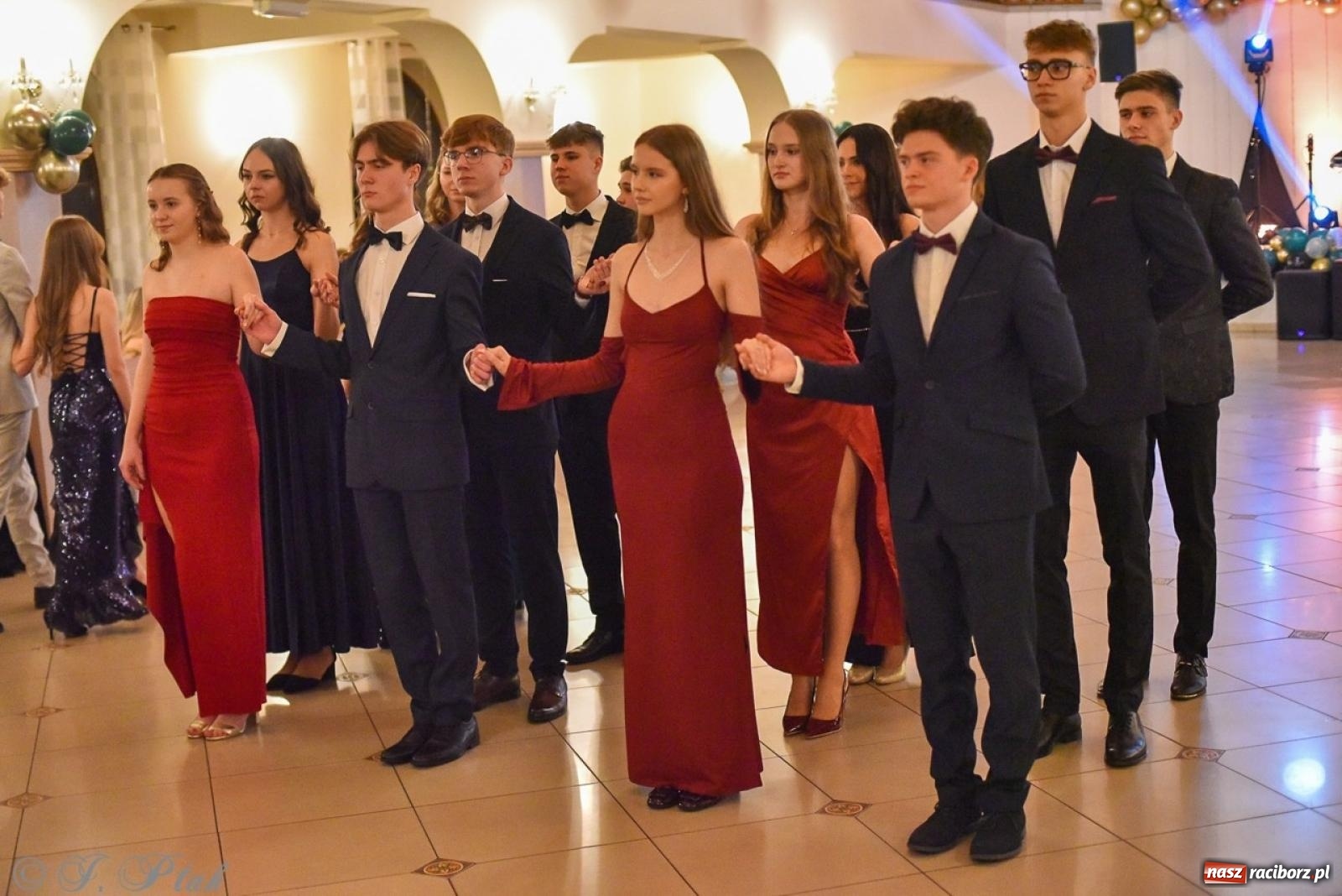 Zdjęcie w galerii na portalu naszraciborz.pl: Studniówka I LO i Liceum Sztuk Plastycznych na bis! wiadomości z regionu