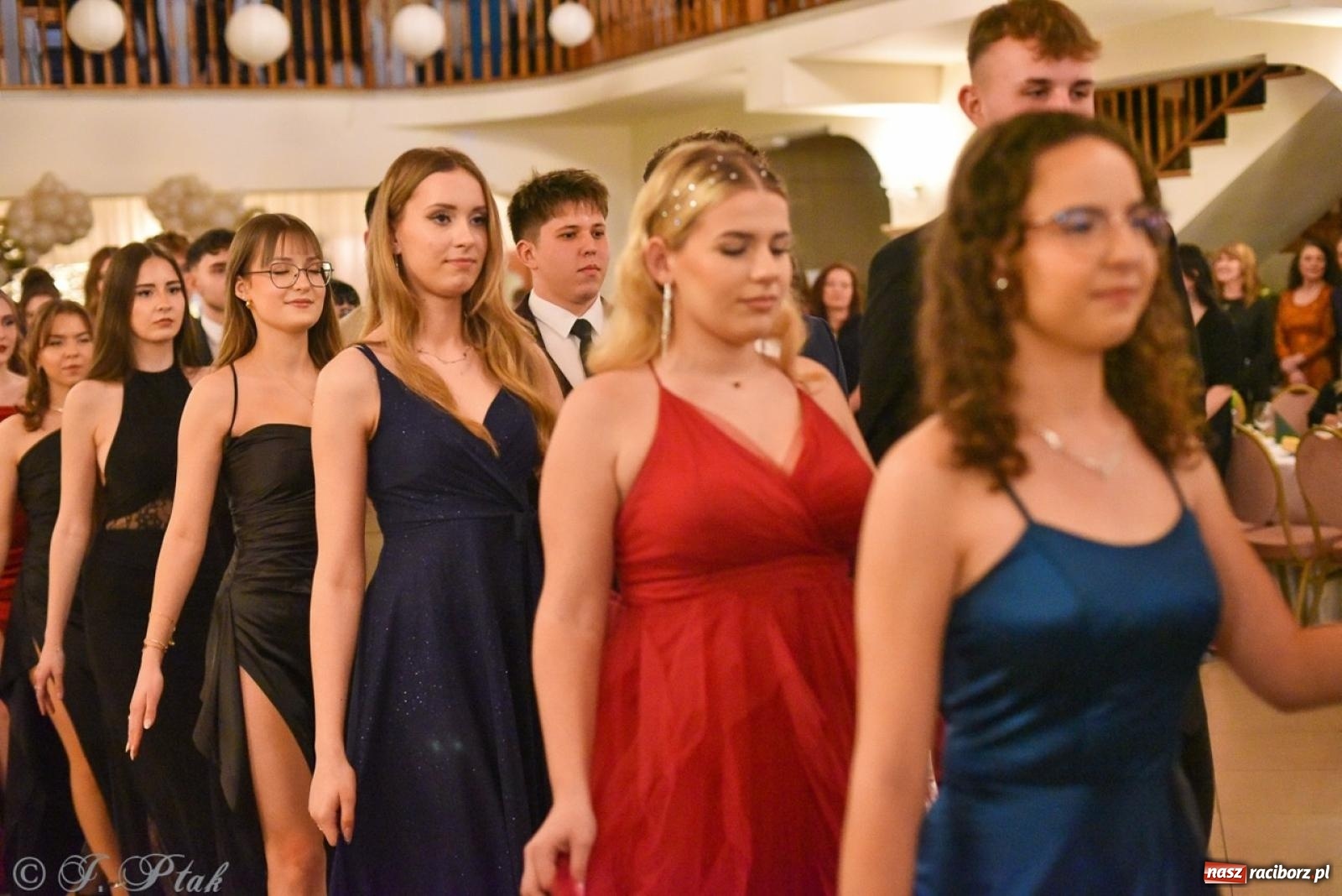 Zdjęcie w galerii na portalu naszraciborz.pl: Studniówka I LO i Liceum Sztuk Plastycznych na bis! wiadomości z regionu