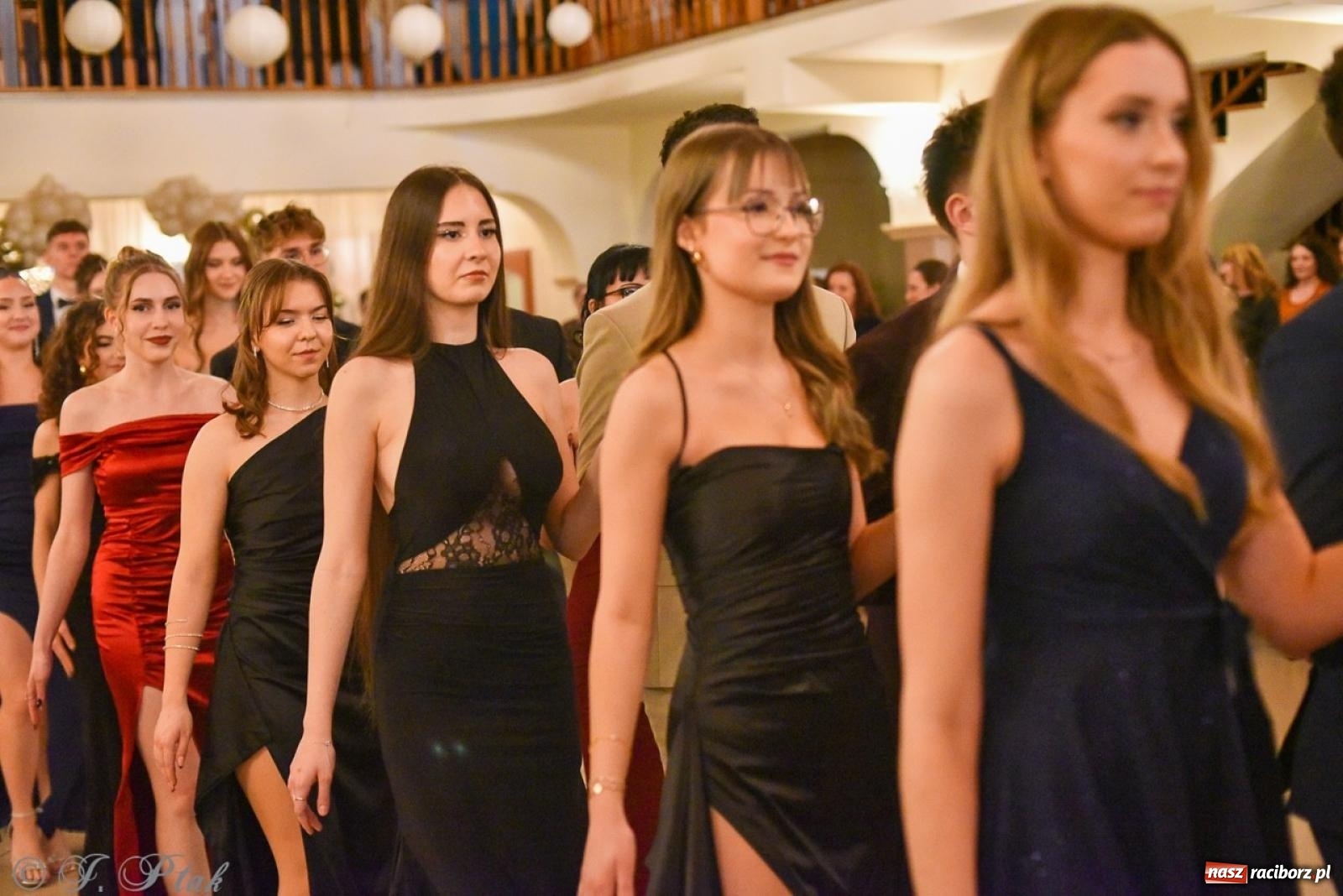 Zdjęcie w galerii na portalu naszraciborz.pl: Studniówka I LO i Liceum Sztuk Plastycznych na bis! wiadomości z regionu