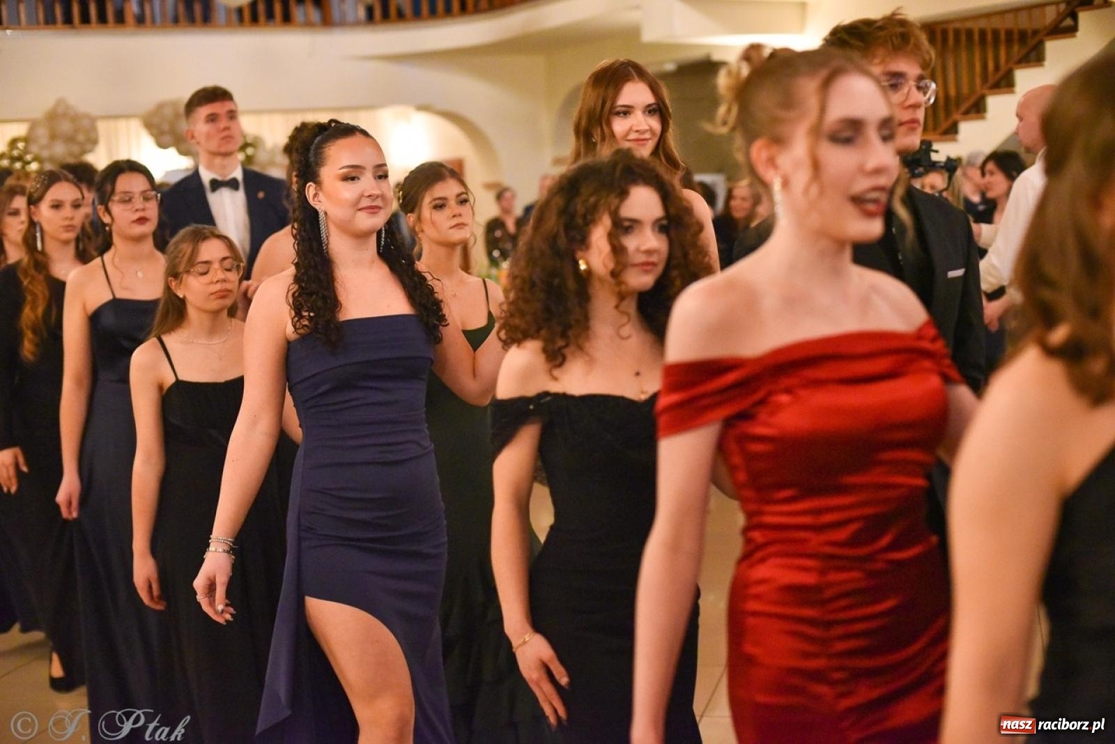 Zdjęcie w galerii na portalu naszraciborz.pl: Studniówka I LO i Liceum Sztuk Plastycznych na bis! wiadomości z regionu