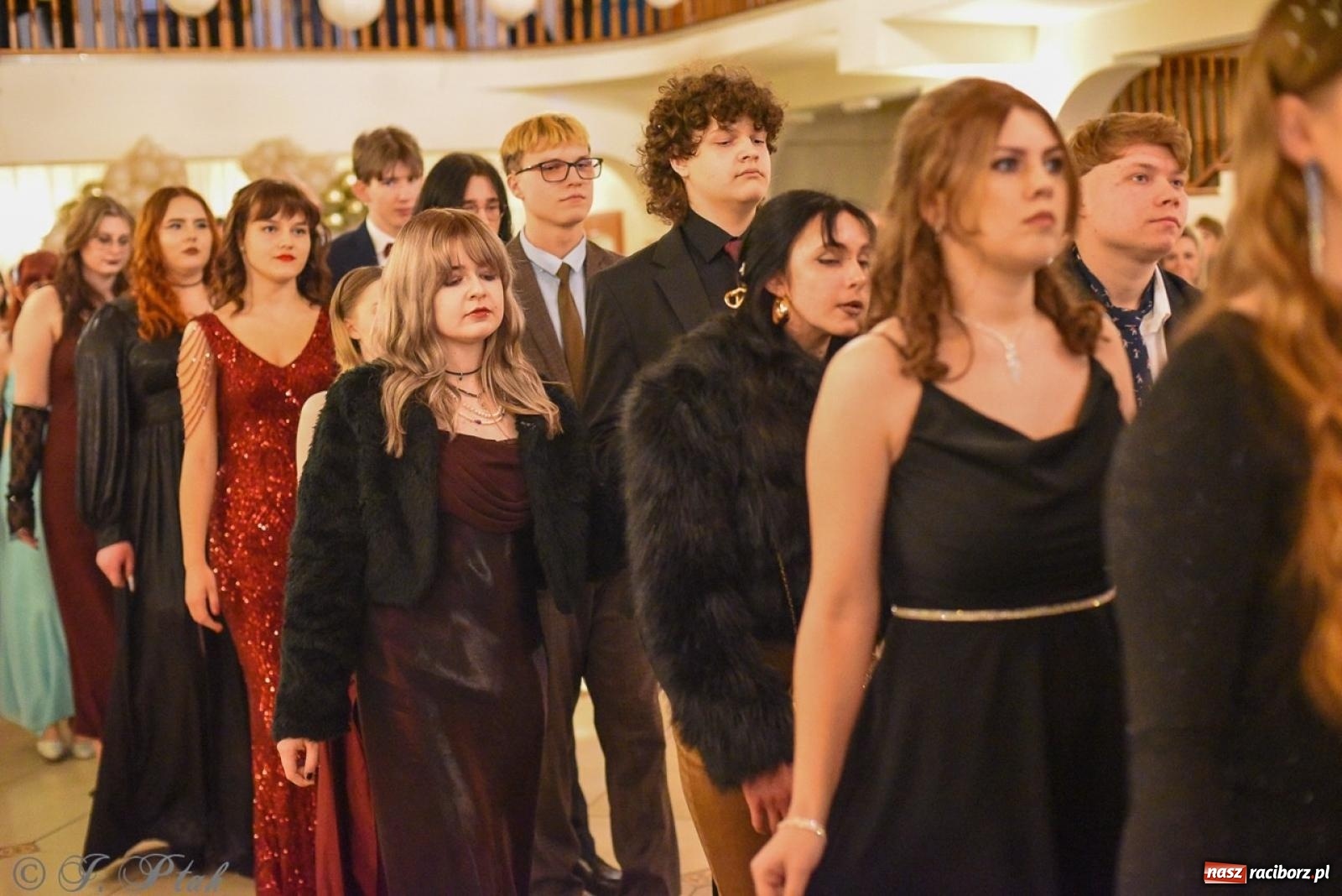 Zdjęcie w galerii na portalu naszraciborz.pl: Studniówka I LO i Liceum Sztuk Plastycznych na bis! wiadomości z regionu