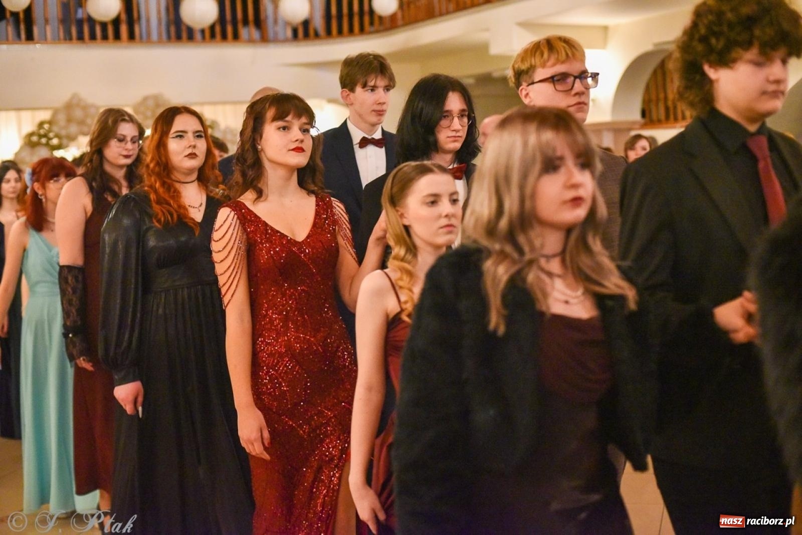 Zdjęcie w galerii na portalu naszraciborz.pl: Studniówka I LO i Liceum Sztuk Plastycznych na bis! wiadomości z regionu