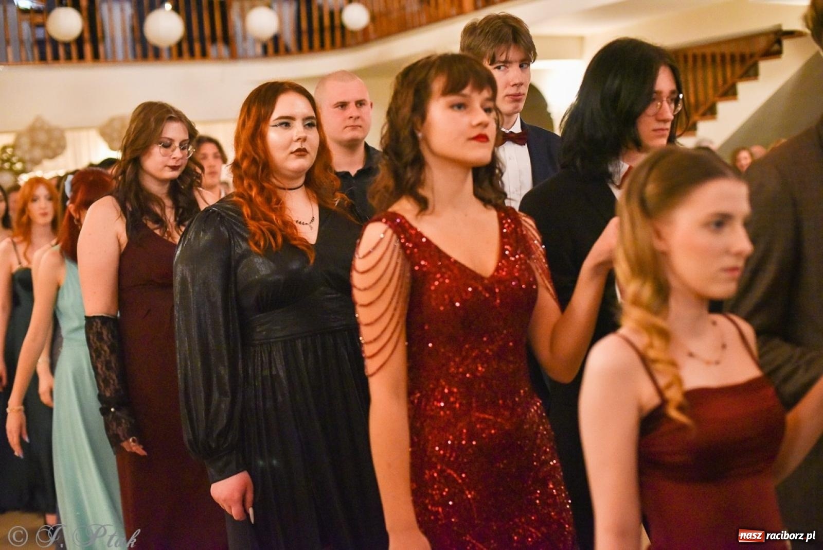 Zdjęcie w galerii na portalu naszraciborz.pl: Studniówka I LO i Liceum Sztuk Plastycznych na bis! wiadomości z regionu