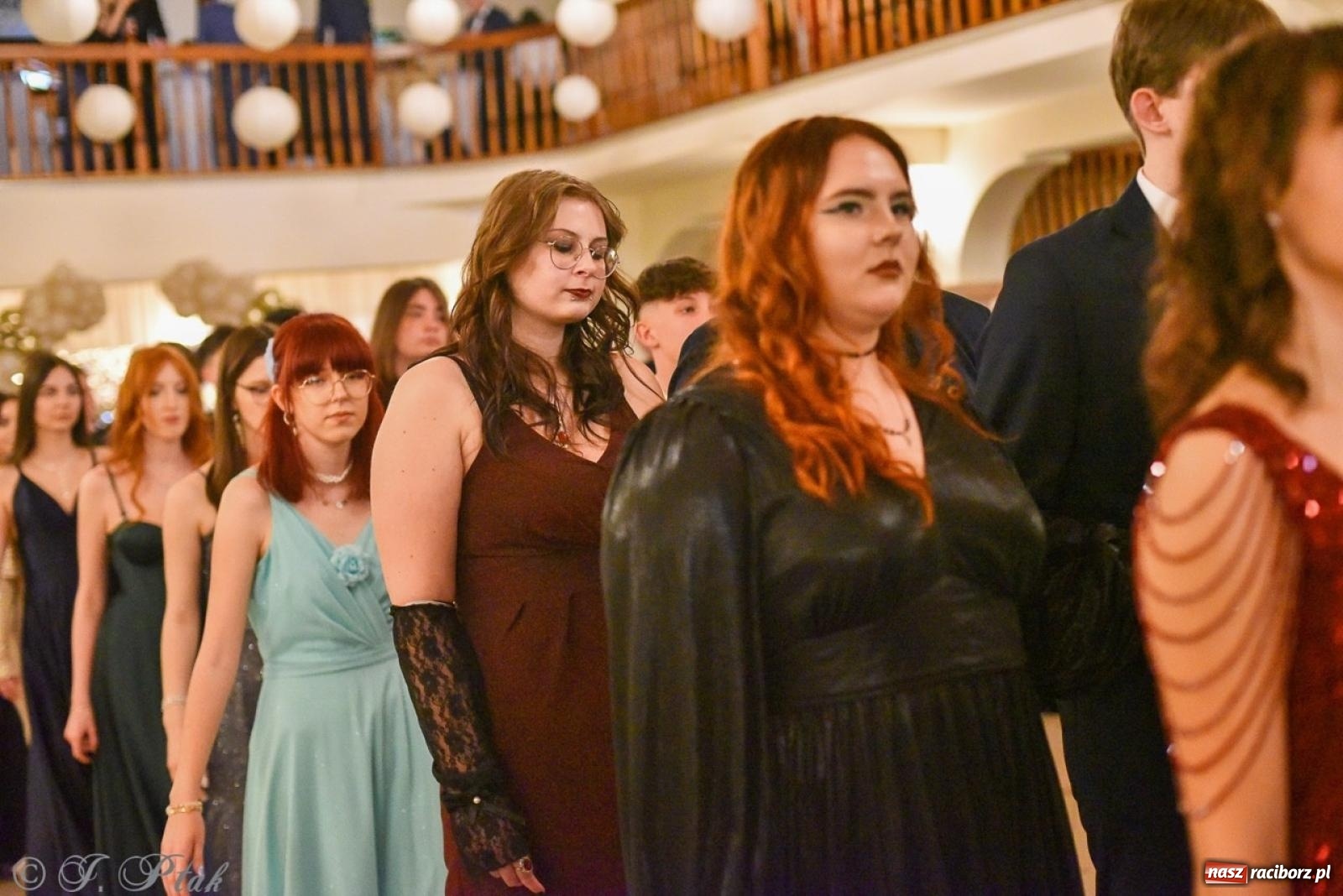 Zdjęcie w galerii na portalu naszraciborz.pl: Studniówka I LO i Liceum Sztuk Plastycznych na bis! wiadomości z regionu