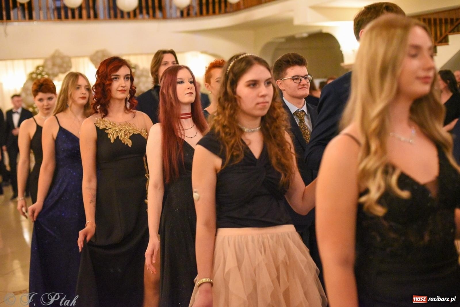 Zdjęcie w galerii na portalu naszraciborz.pl: Studniówka I LO i Liceum Sztuk Plastycznych na bis! wiadomości z regionu