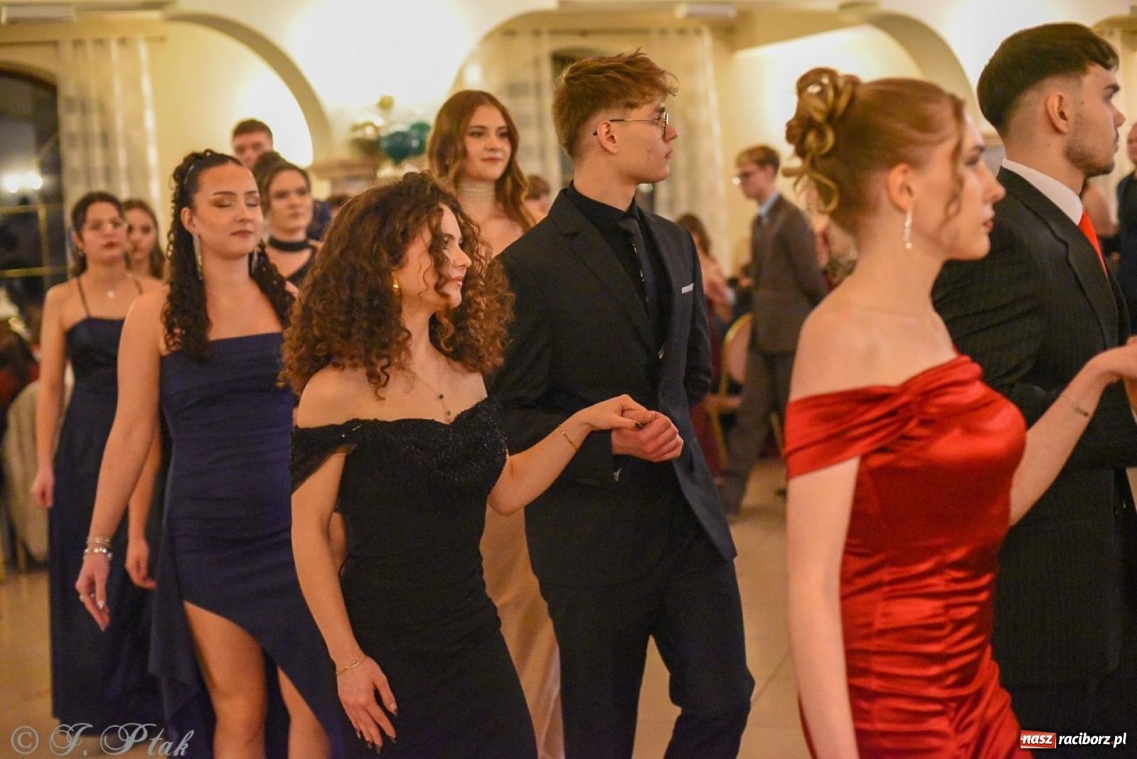 Zdjęcie w galerii na portalu naszraciborz.pl: Studniówka I LO i Liceum Sztuk Plastycznych na bis! wiadomości z regionu