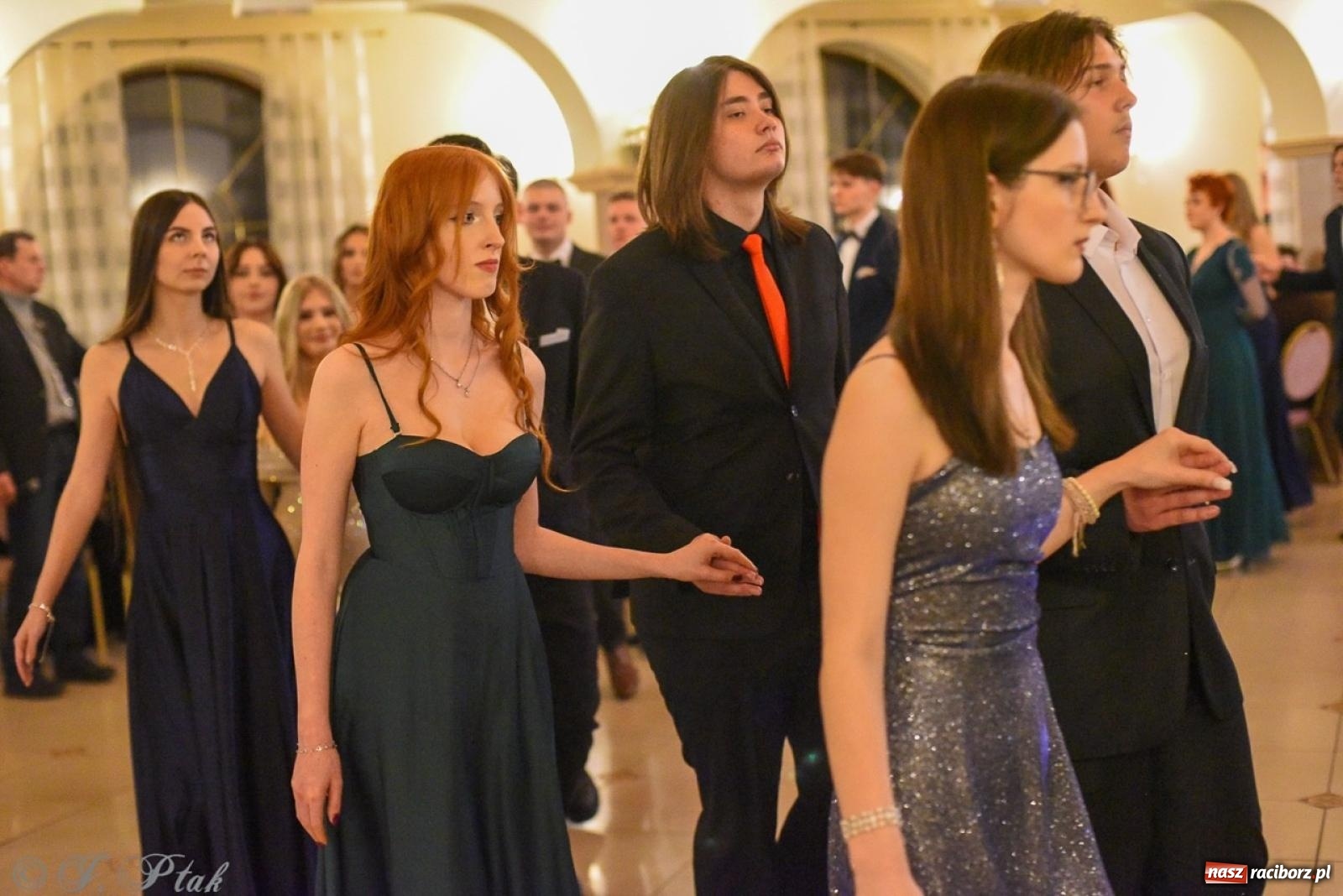 Zdjęcie w galerii na portalu naszraciborz.pl: Studniówka I LO i Liceum Sztuk Plastycznych na bis! wiadomości z regionu