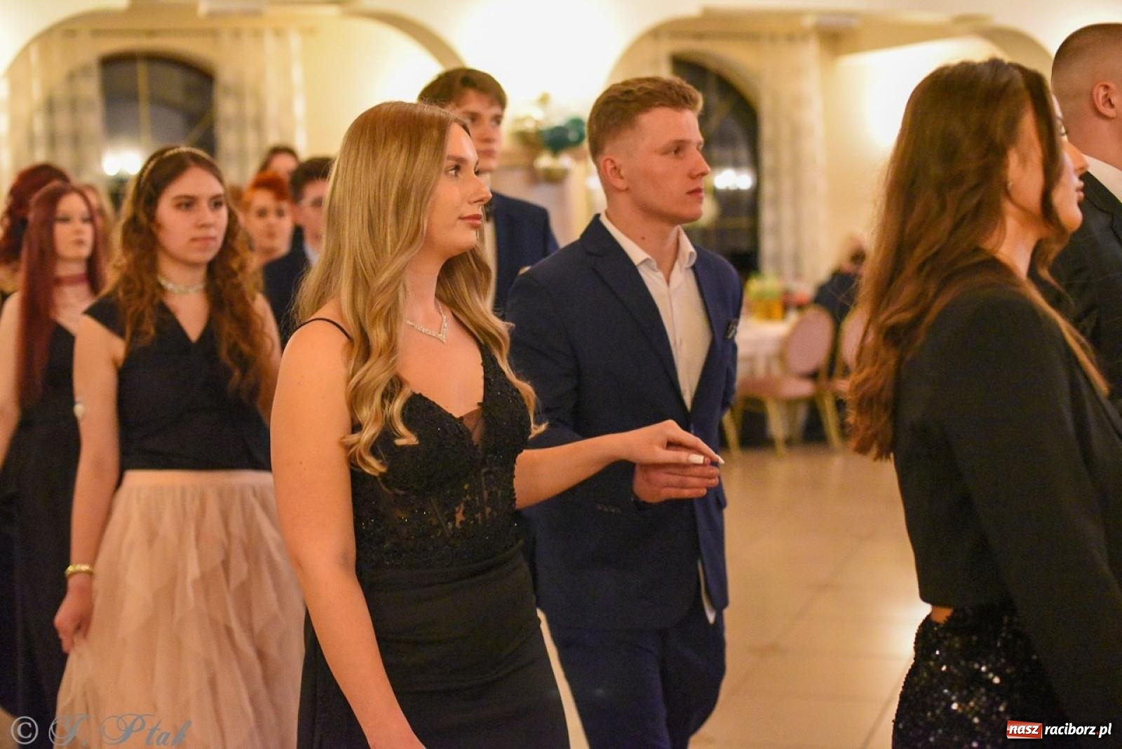 Zdjęcie w galerii na portalu naszraciborz.pl: Studniówka I LO i Liceum Sztuk Plastycznych na bis! wiadomości z regionu