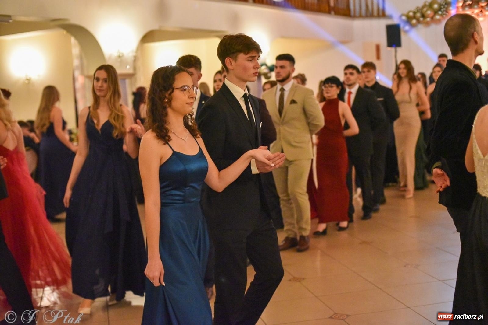 Zdjęcie w galerii na portalu naszraciborz.pl: Studniówka I LO i Liceum Sztuk Plastycznych na bis! wiadomości z regionu