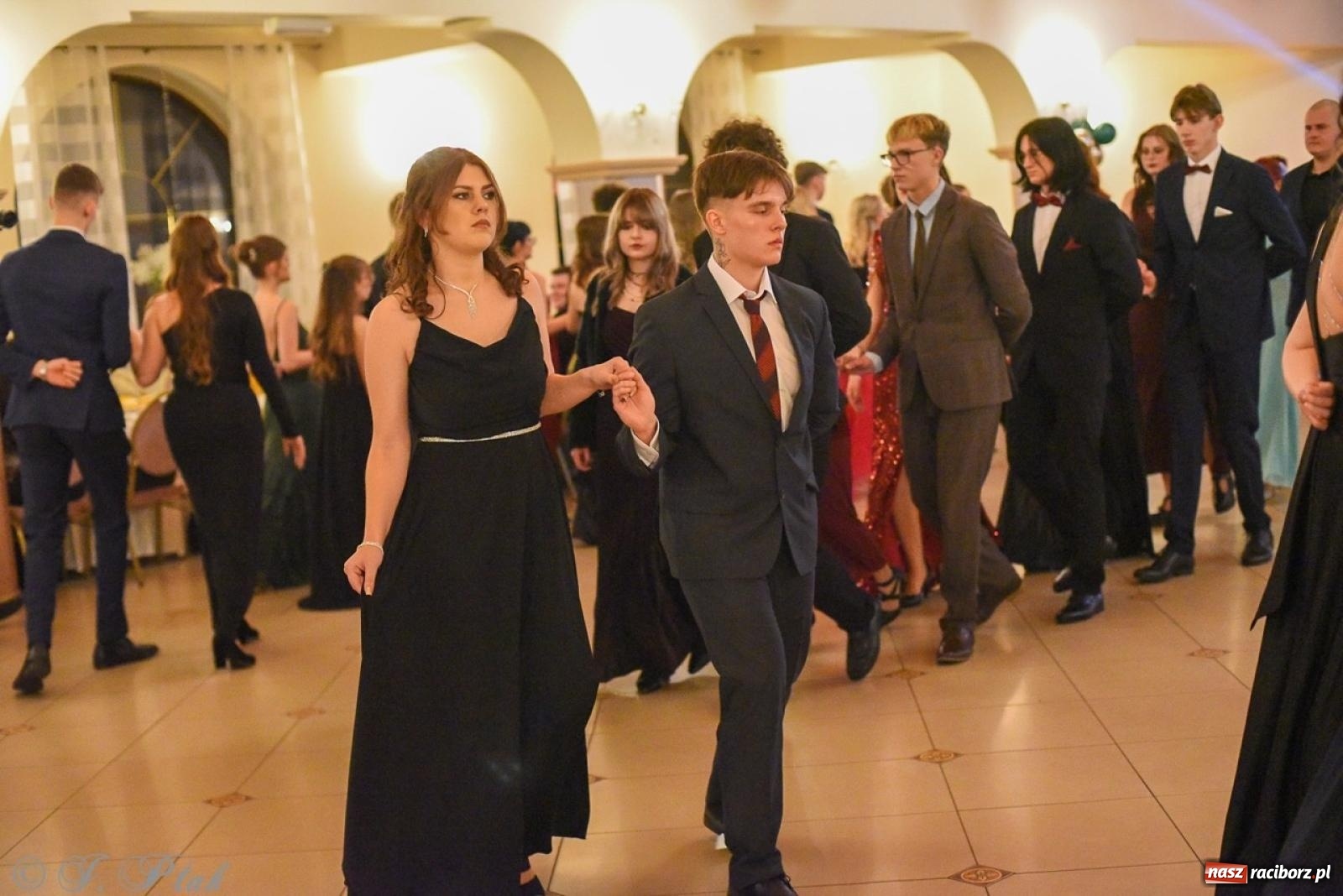 Zdjęcie w galerii na portalu naszraciborz.pl: Studniówka I LO i Liceum Sztuk Plastycznych na bis! wiadomości z regionu