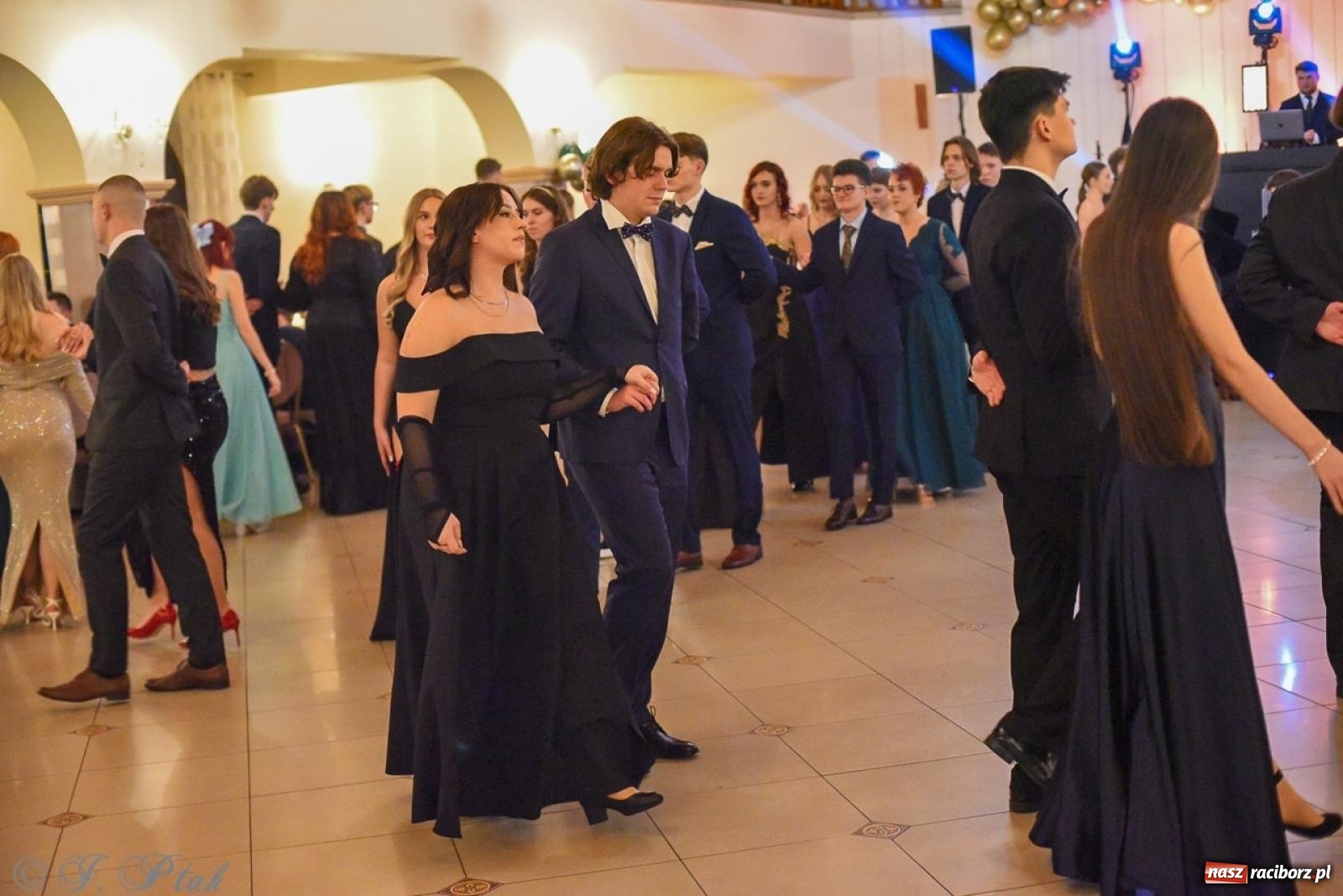 Zdjęcie w galerii na portalu naszraciborz.pl: Studniówka I LO i Liceum Sztuk Plastycznych na bis! wiadomości z regionu