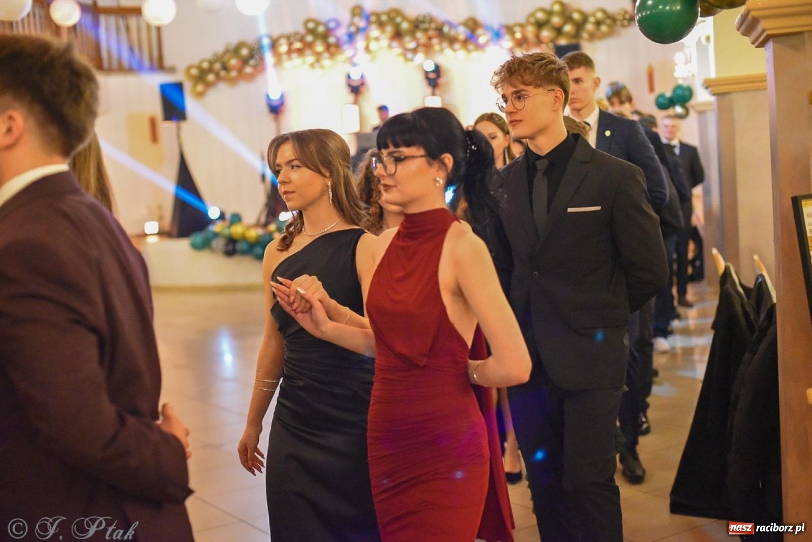 Zdjęcie w galerii na portalu naszraciborz.pl: Studniówka I LO i Liceum Sztuk Plastycznych na bis! wiadomości z regionu