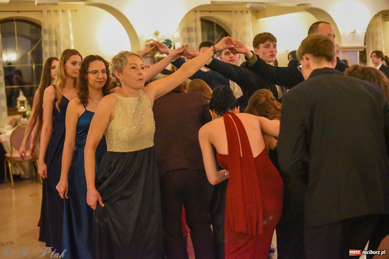 Zdjęcie w galerii na portalu naszraciborz.pl: Studniówka I LO i Liceum Sztuk Plastycznych na bis! wiadomości z regionu