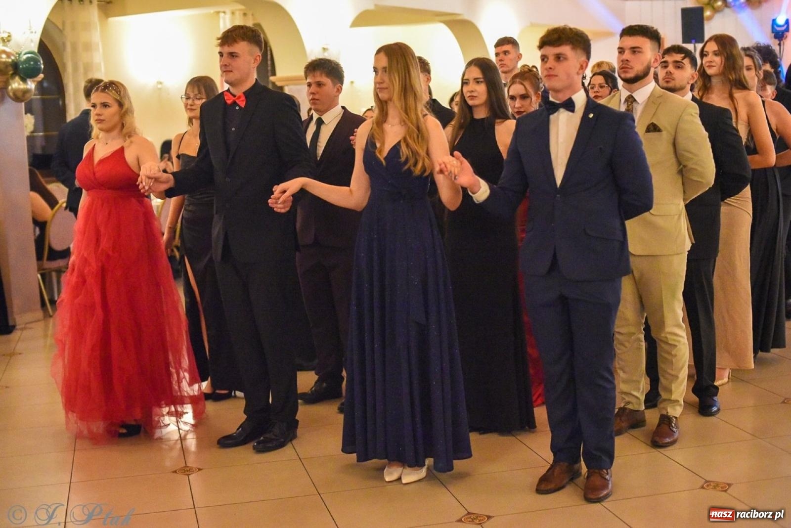 Zdjęcie w galerii na portalu naszraciborz.pl: Studniówka I LO i Liceum Sztuk Plastycznych na bis! wiadomości z regionu