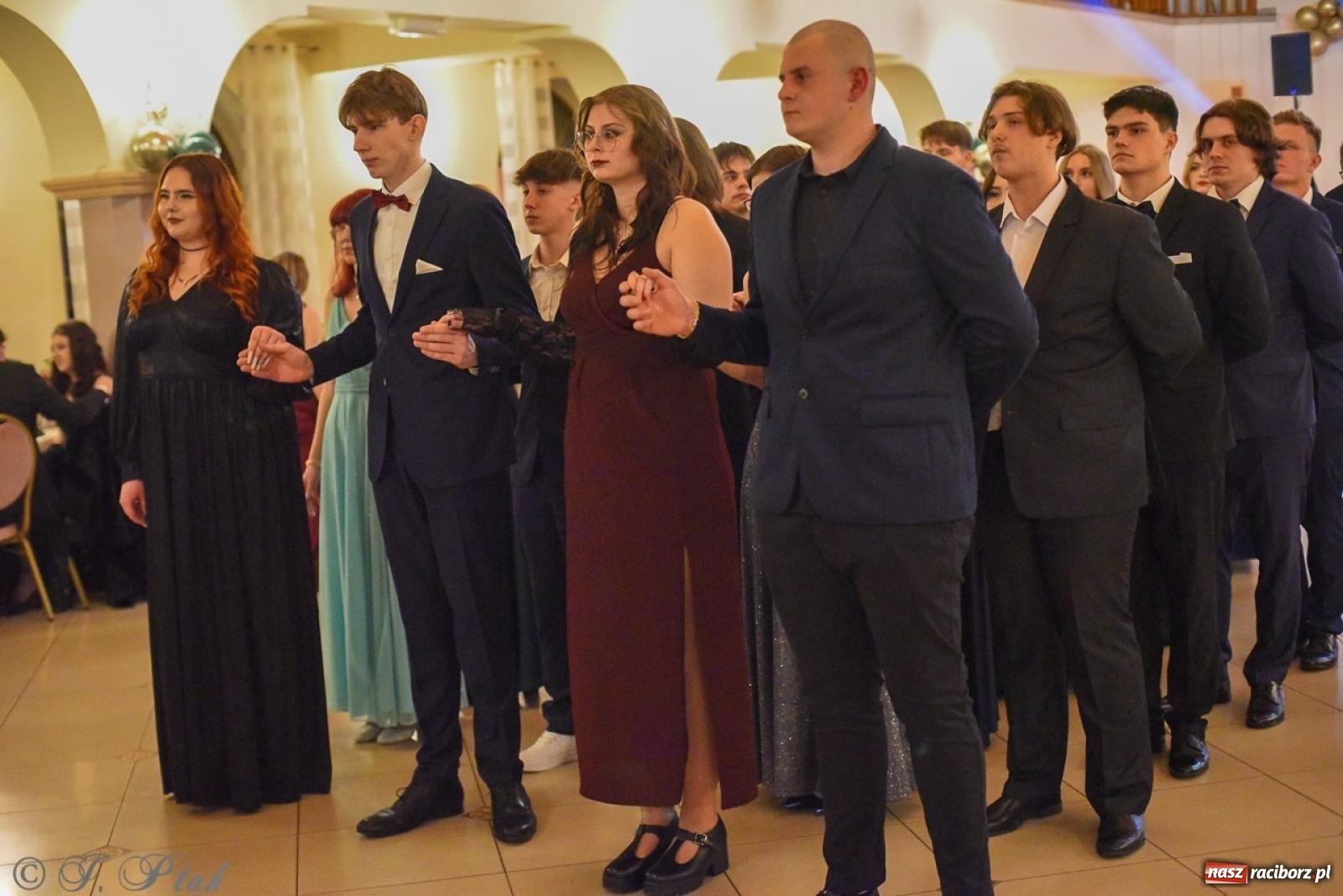 Zdjęcie w galerii na portalu naszraciborz.pl: Studniówka I LO i Liceum Sztuk Plastycznych na bis! wiadomości z regionu