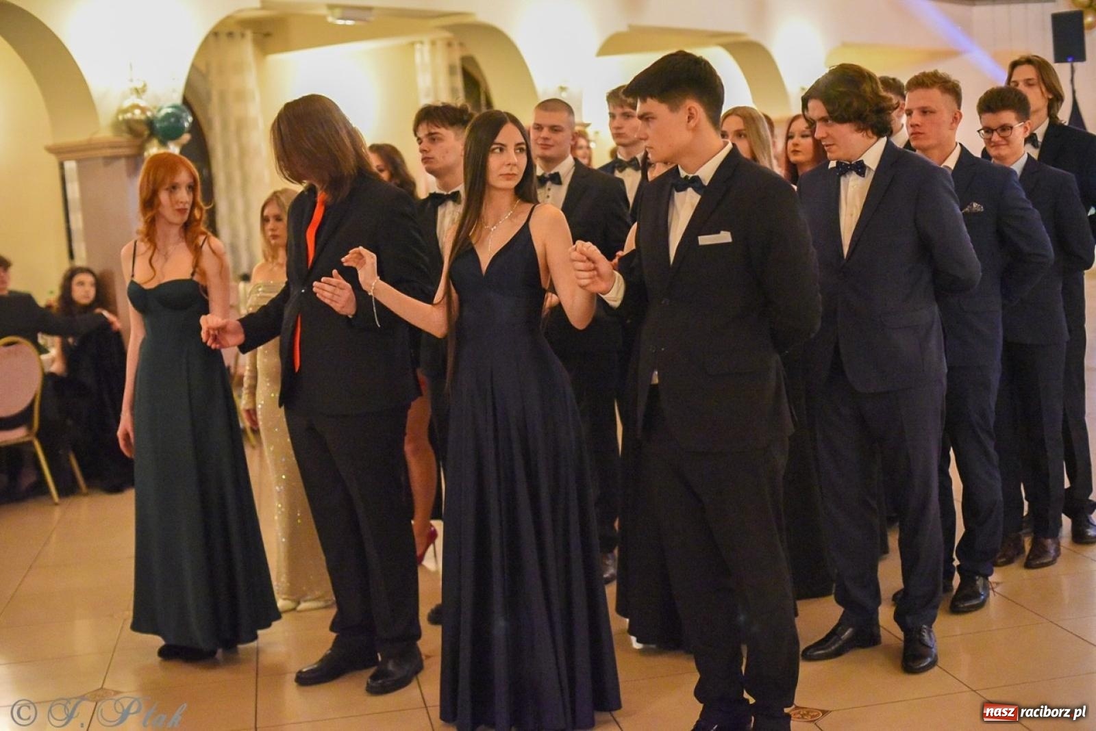 Zdjęcie w galerii na portalu naszraciborz.pl: Studniówka I LO i Liceum Sztuk Plastycznych na bis! wiadomości z regionu