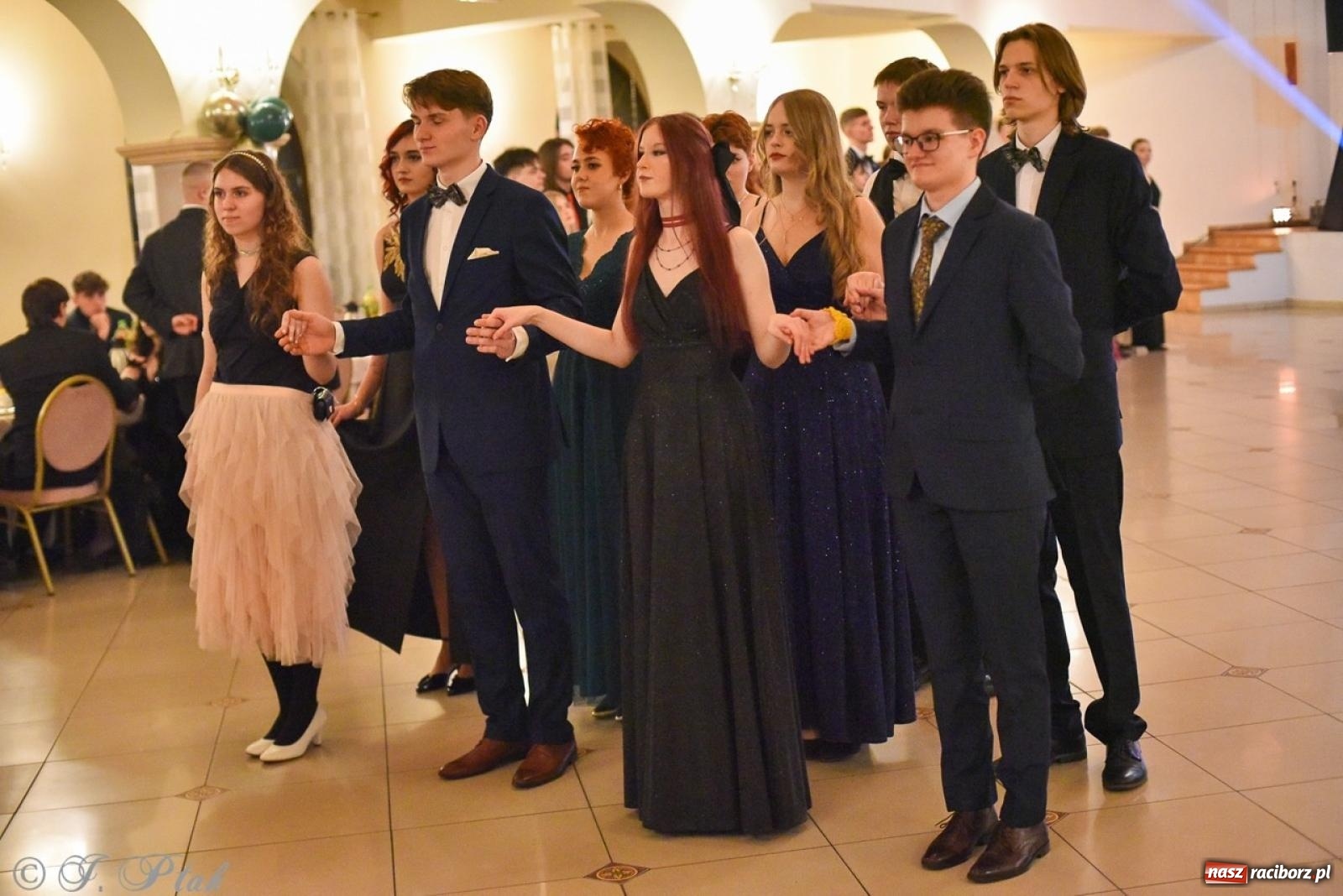 Zdjęcie w galerii na portalu naszraciborz.pl: Studniówka I LO i Liceum Sztuk Plastycznych na bis! wiadomości z regionu