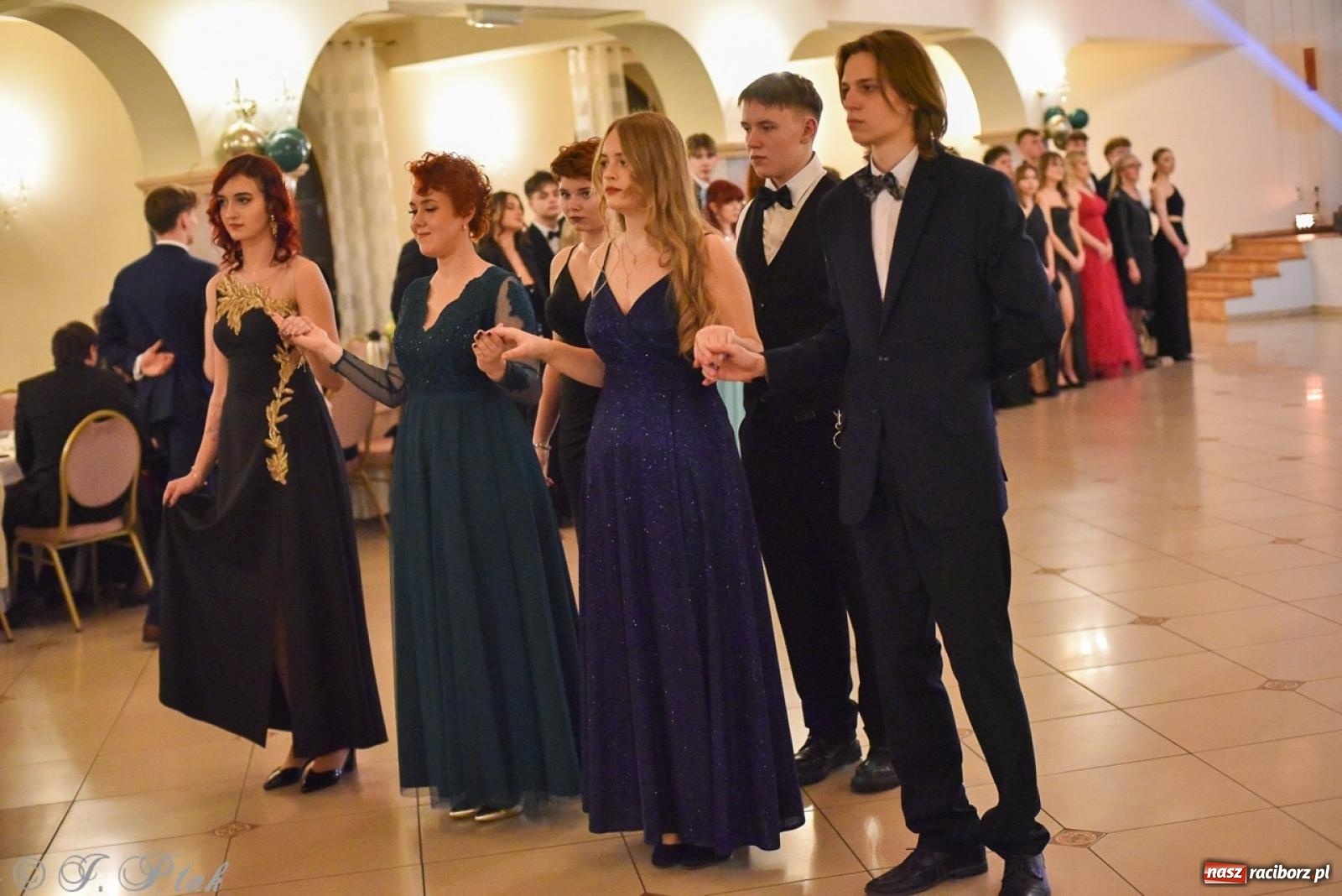 Zdjęcie w galerii na portalu naszraciborz.pl: Studniówka I LO i Liceum Sztuk Plastycznych na bis! wiadomości z regionu