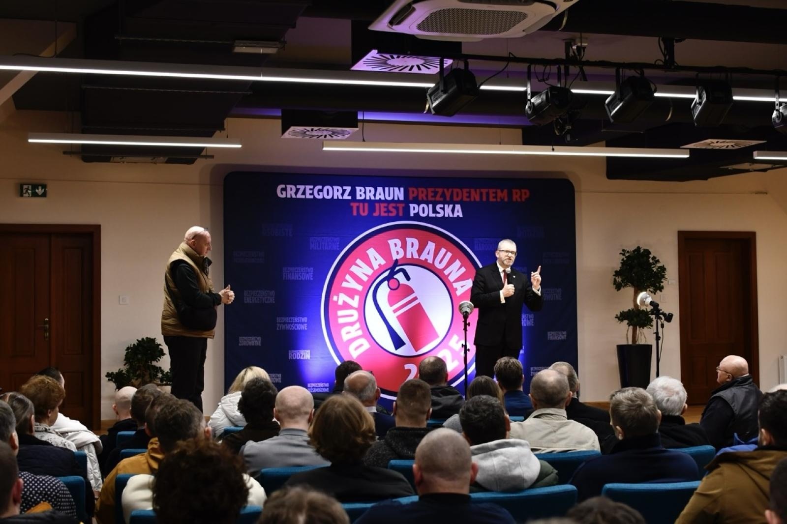 Zdjęcie w galerii na portalu naszraciborz.pl: Polska potrzebuje szerokiego frontu gaśnicowego. Grzegorz Braun w Raciborzu wiadomości z regionu