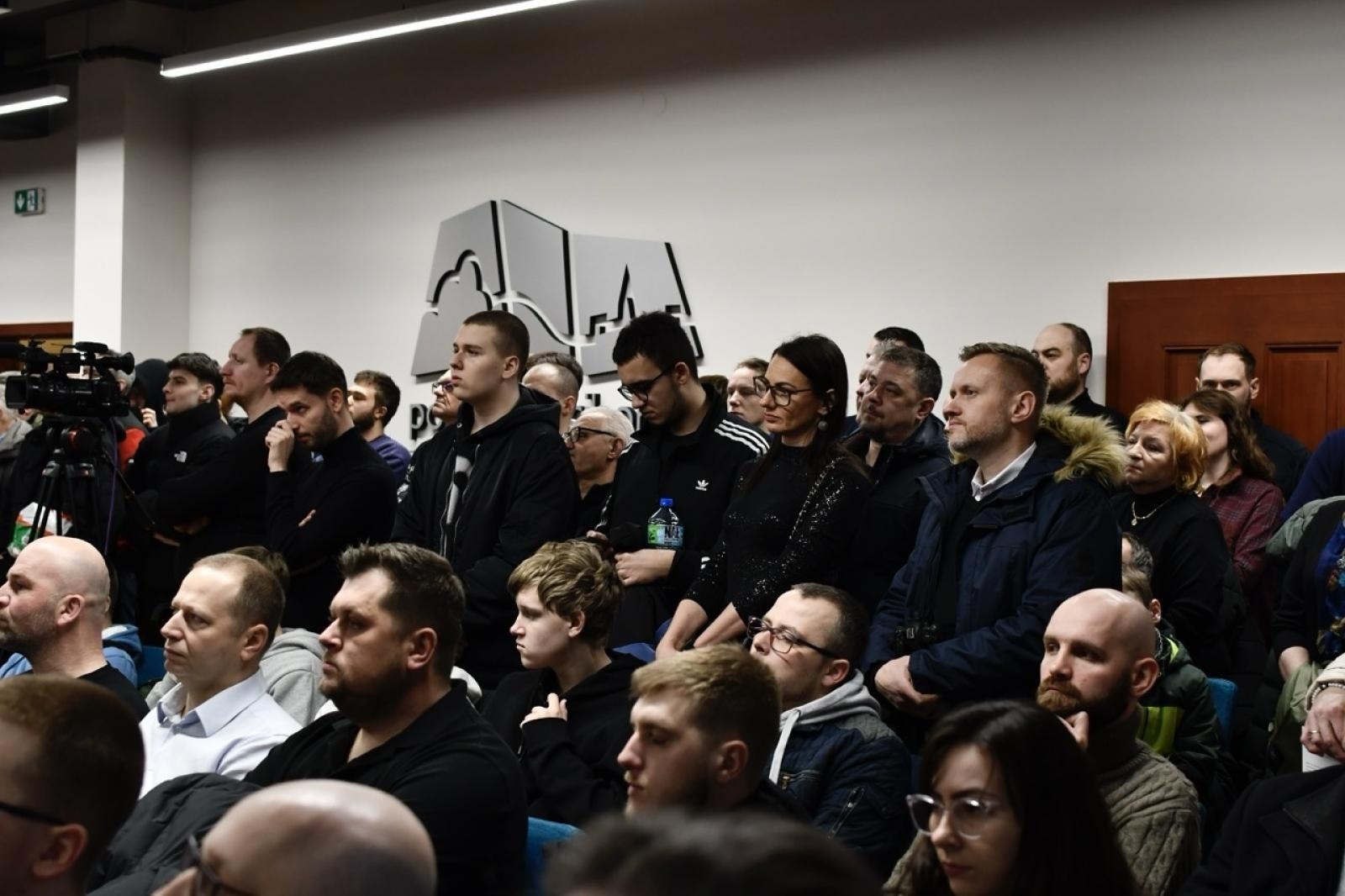 Zdjęcie w galerii na portalu naszraciborz.pl: Polska potrzebuje szerokiego frontu gaśnicowego. Grzegorz Braun w Raciborzu wiadomości z regionu