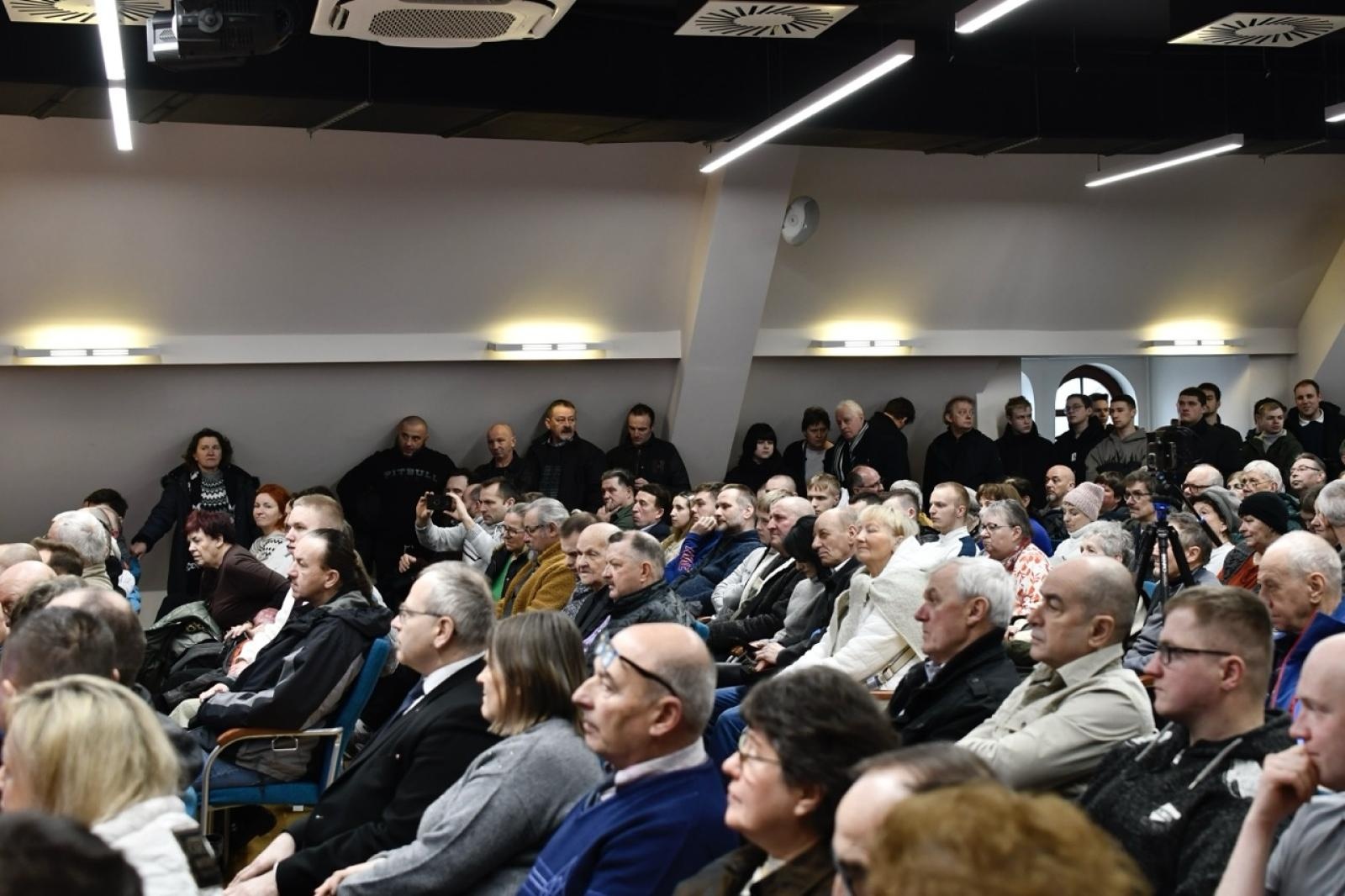 Zdjęcie w galerii na portalu naszraciborz.pl: Polska potrzebuje szerokiego frontu gaśnicowego. Grzegorz Braun w Raciborzu wiadomości z regionu