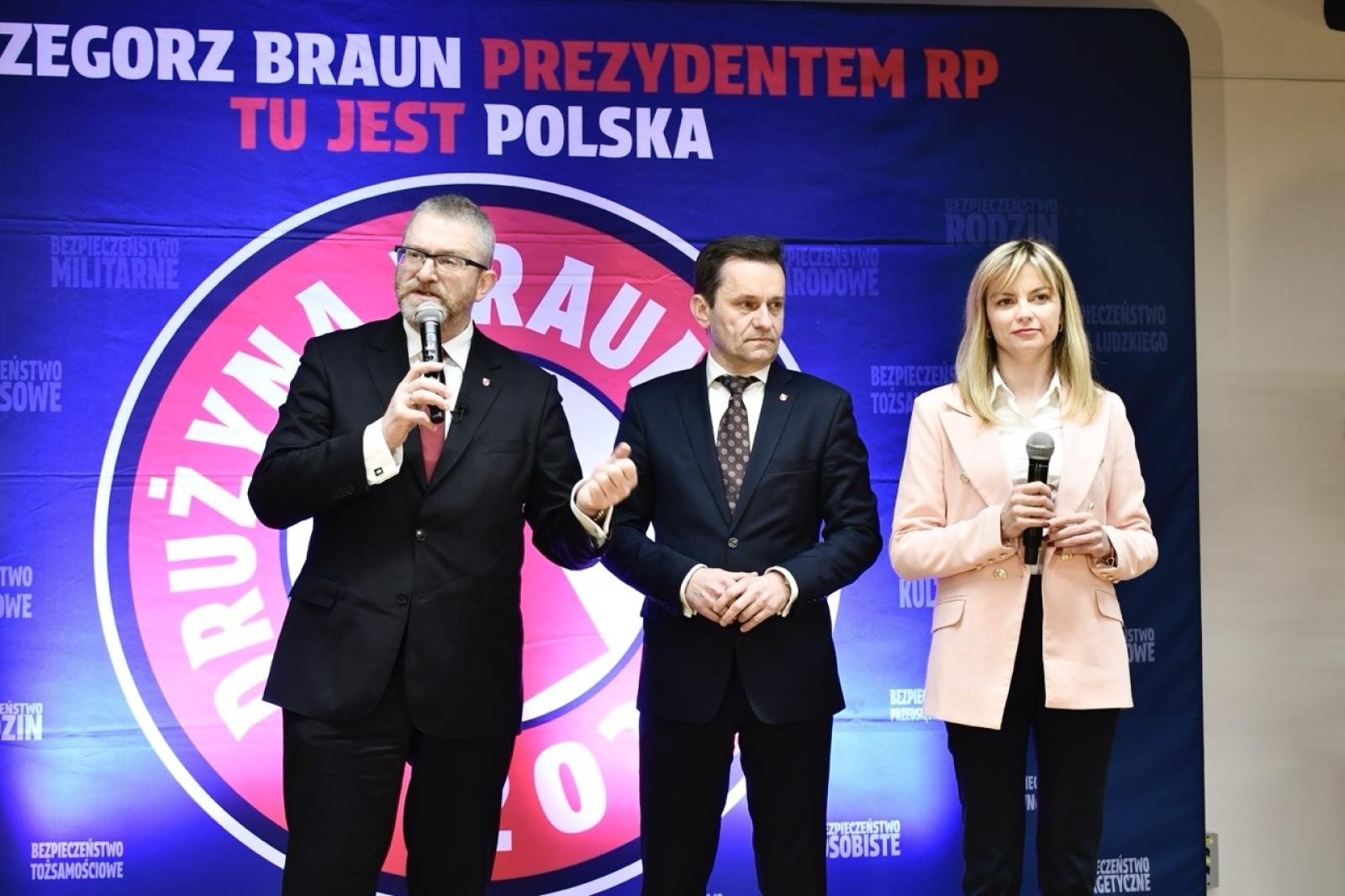Zdjęcie w galerii na portalu naszraciborz.pl: Polska potrzebuje szerokiego frontu gaśnicowego. Grzegorz Braun w Raciborzu wiadomości z regionu