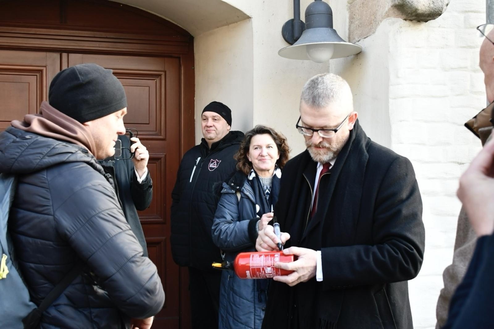 Zdjęcie w galerii na portalu naszraciborz.pl: Polska potrzebuje szerokiego frontu gaśnicowego. Grzegorz Braun w Raciborzu wiadomości z regionu