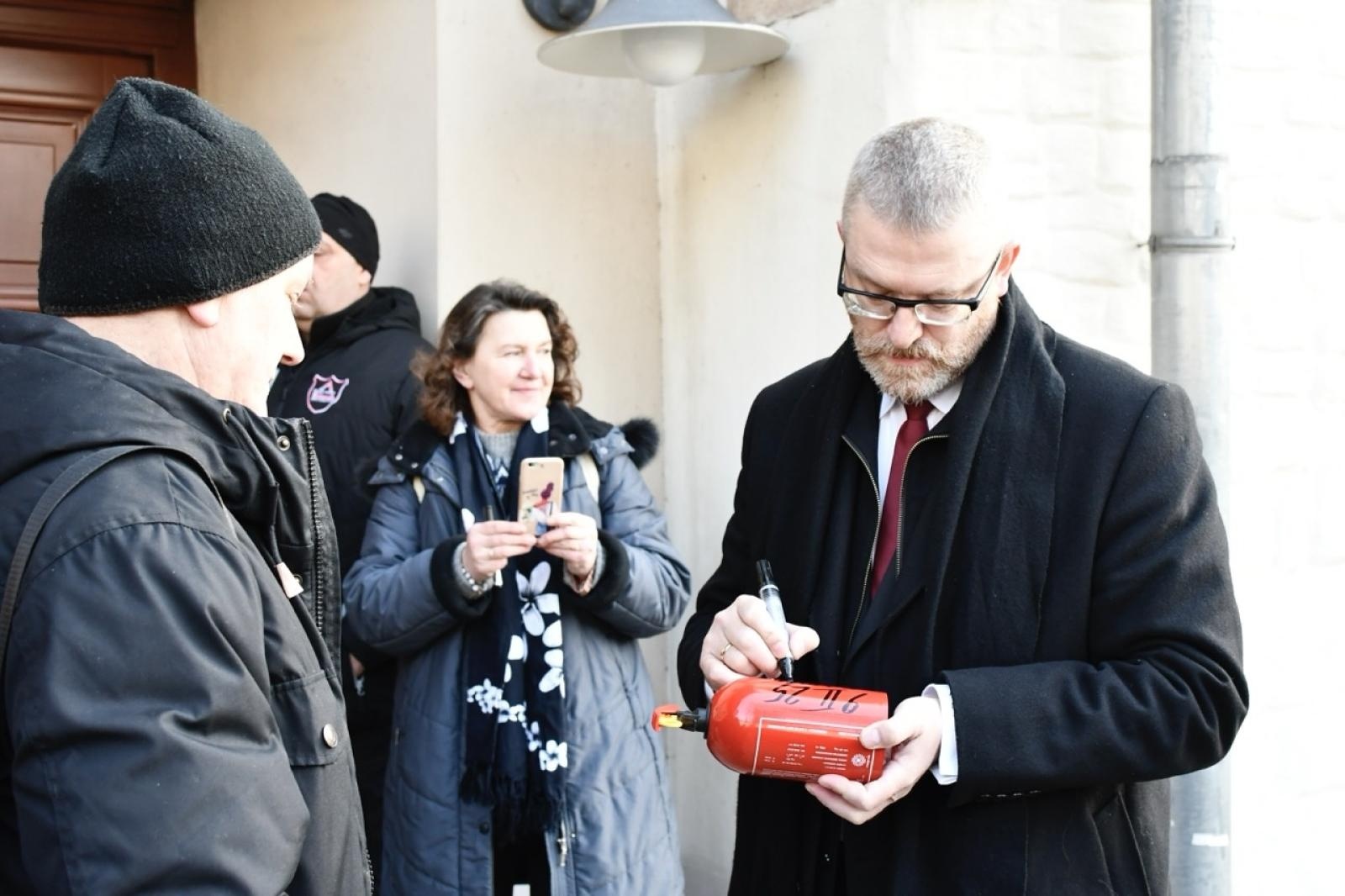 Zdjęcie w galerii na portalu naszraciborz.pl: Polska potrzebuje szerokiego frontu gaśnicowego. Grzegorz Braun w Raciborzu wiadomości z regionu