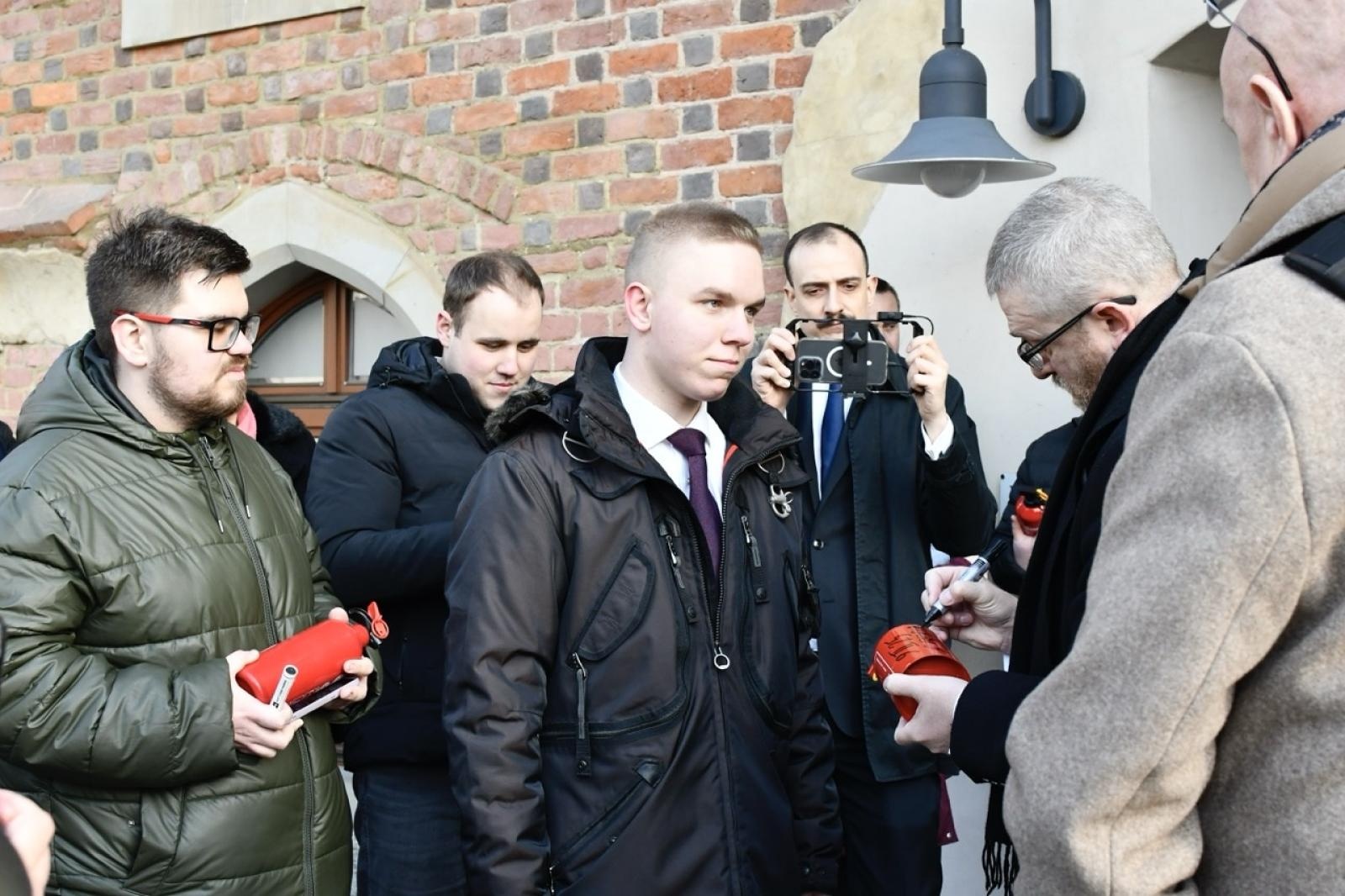 Zdjęcie w galerii na portalu naszraciborz.pl: Polska potrzebuje szerokiego frontu gaśnicowego. Grzegorz Braun w Raciborzu wiadomości z regionu