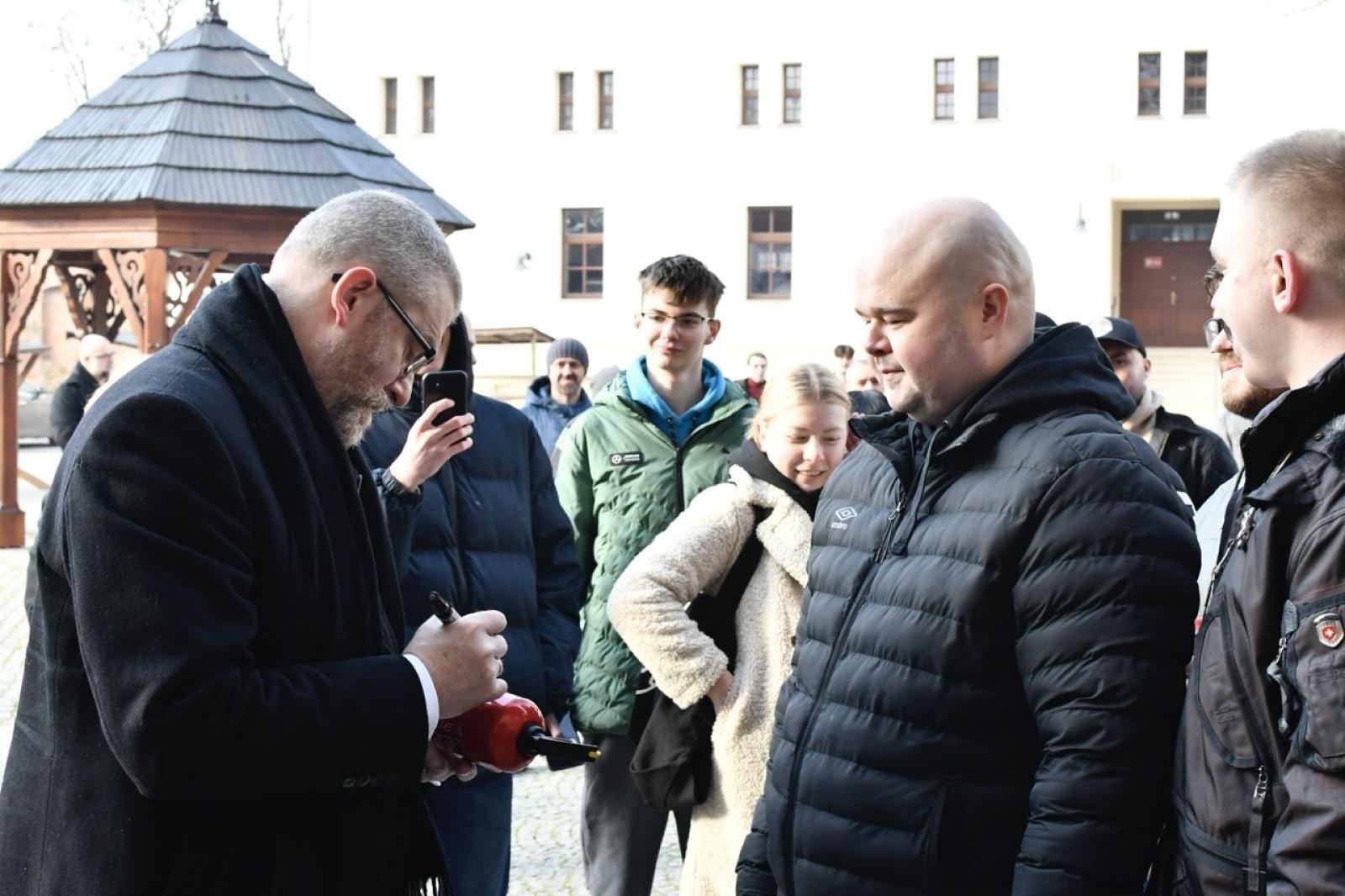 Zdjęcie w galerii na portalu naszraciborz.pl: Polska potrzebuje szerokiego frontu gaśnicowego. Grzegorz Braun w Raciborzu wiadomości z regionu