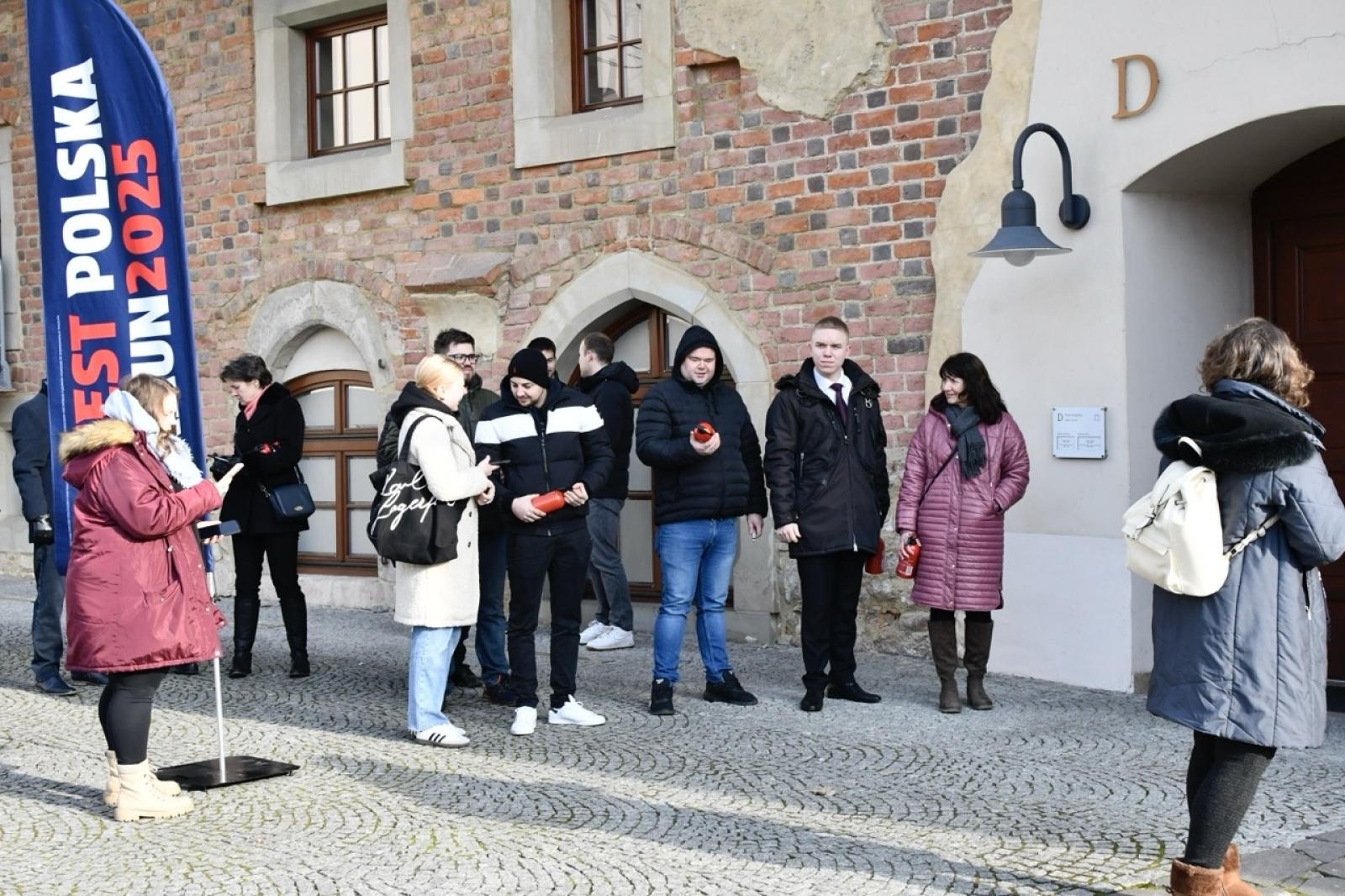 Zdjęcie w galerii na portalu naszraciborz.pl: Polska potrzebuje szerokiego frontu gaśnicowego. Grzegorz Braun w Raciborzu wiadomości z regionu