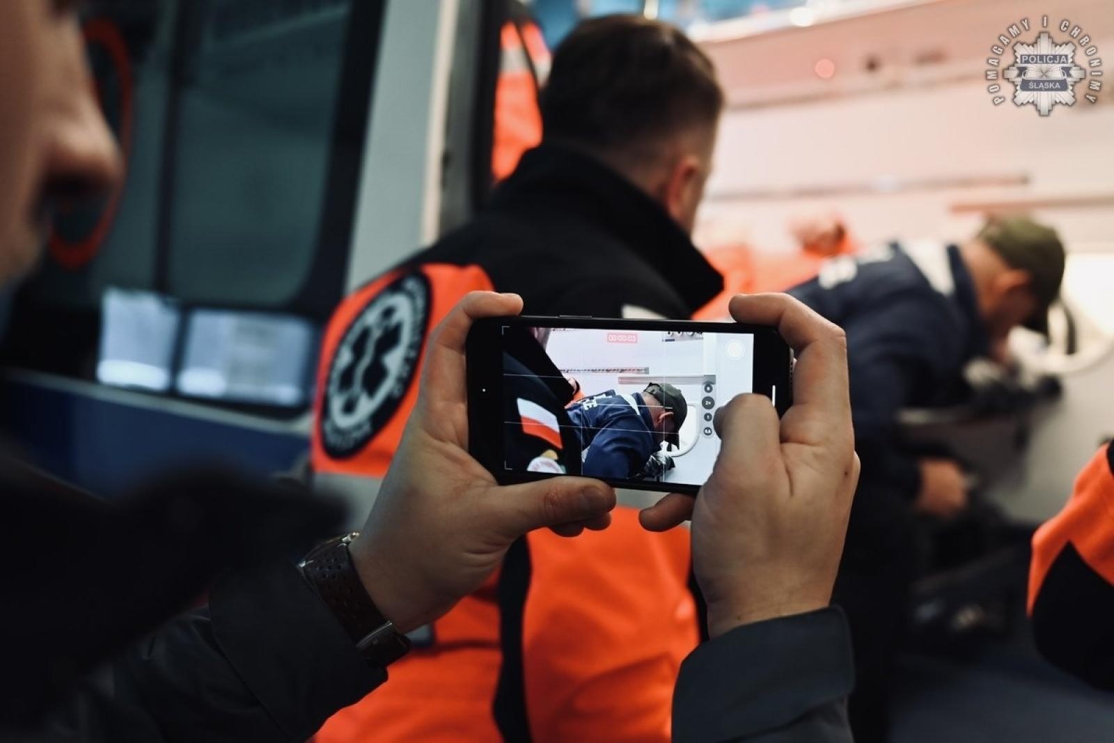 Zdjęcie w galerii na portalu naszraciborz.pl: Policja szkoli ratowników medycznych. Coraz częstsze ataki agresywnych pacjentów wiadomości z regionu