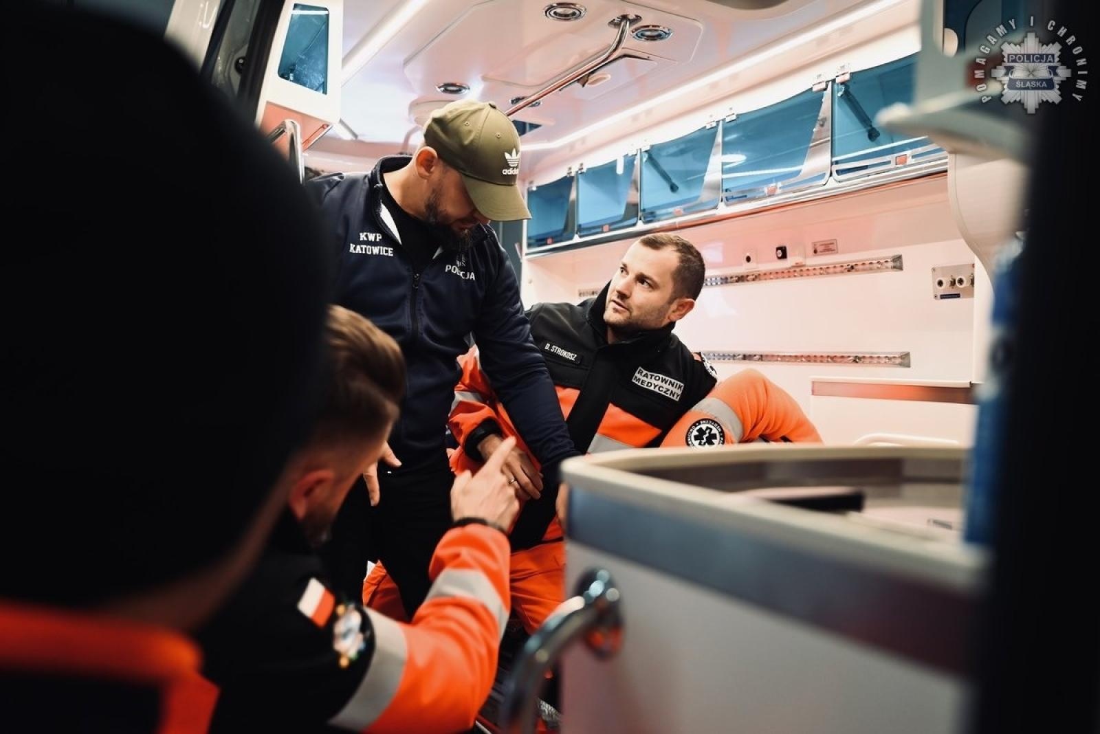 Zdjęcie w galerii na portalu naszraciborz.pl: Policja szkoli ratowników medycznych. Coraz częstsze ataki agresywnych pacjentów wiadomości z regionu