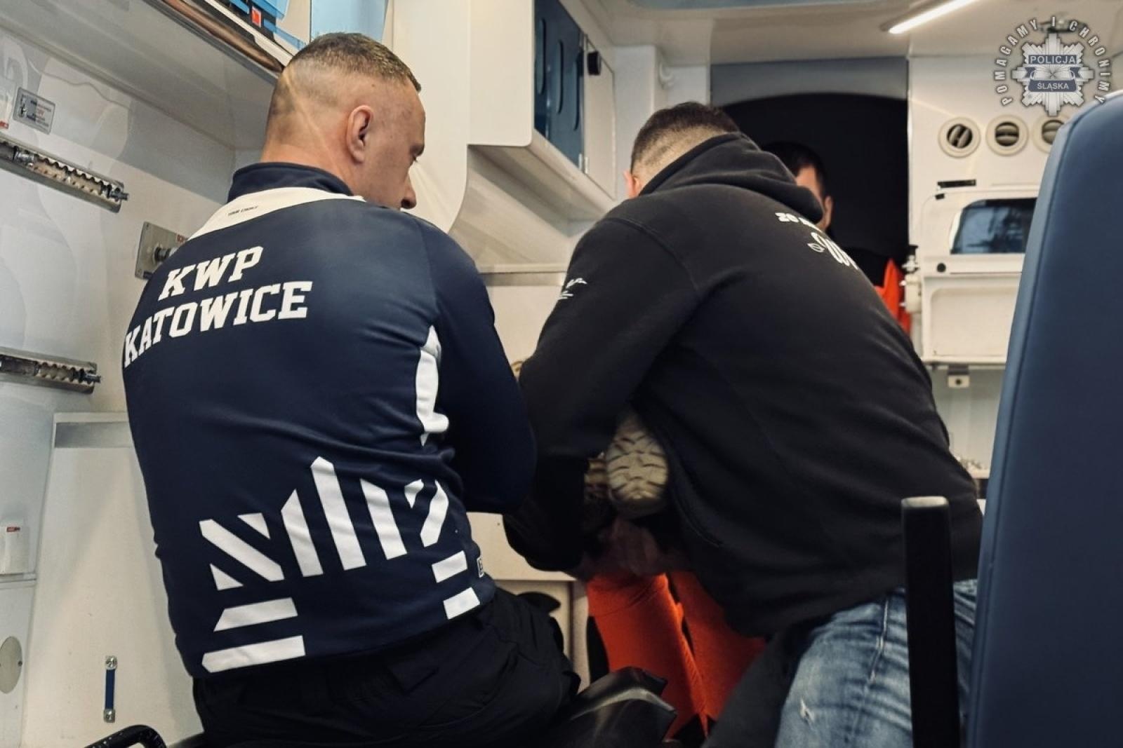 Zdjęcie w galerii na portalu naszraciborz.pl: Policja szkoli ratowników medycznych. Coraz częstsze ataki agresywnych pacjentów wiadomości z regionu