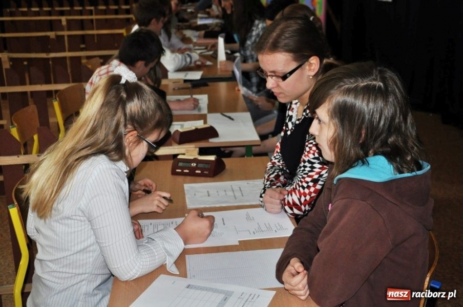 Zdjęcie w galerii na portalu naszraciborz.pl: Pokazują inne oblicze matematyki wiadomości z regionu