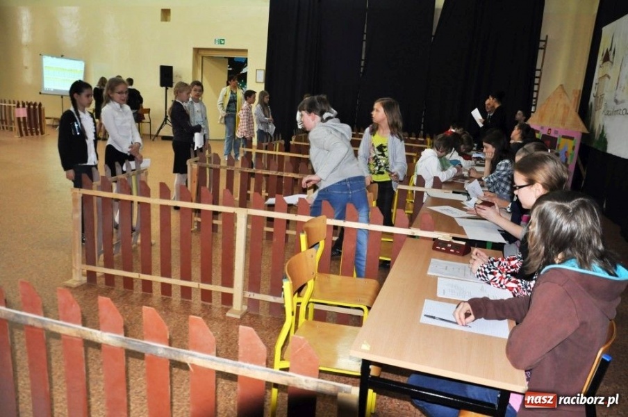 Zdjęcie w galerii na portalu naszraciborz.pl: Pokazują inne oblicze matematyki wiadomości z regionu