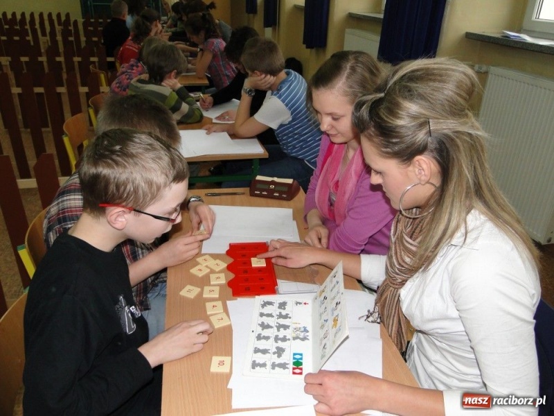 Zdjęcie w galerii na portalu naszraciborz.pl: Pokazują inne oblicze matematyki wiadomości z regionu