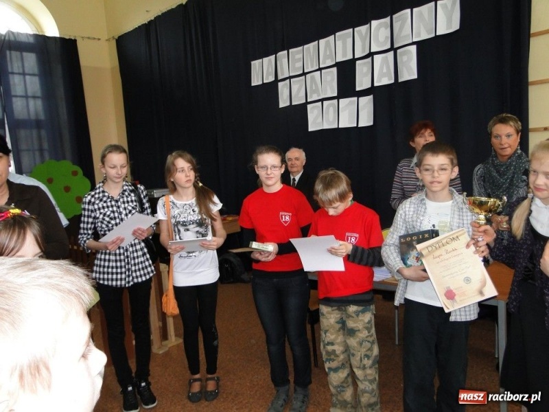 Zdjęcie w galerii na portalu naszraciborz.pl: Pokazują inne oblicze matematyki wiadomości z regionu