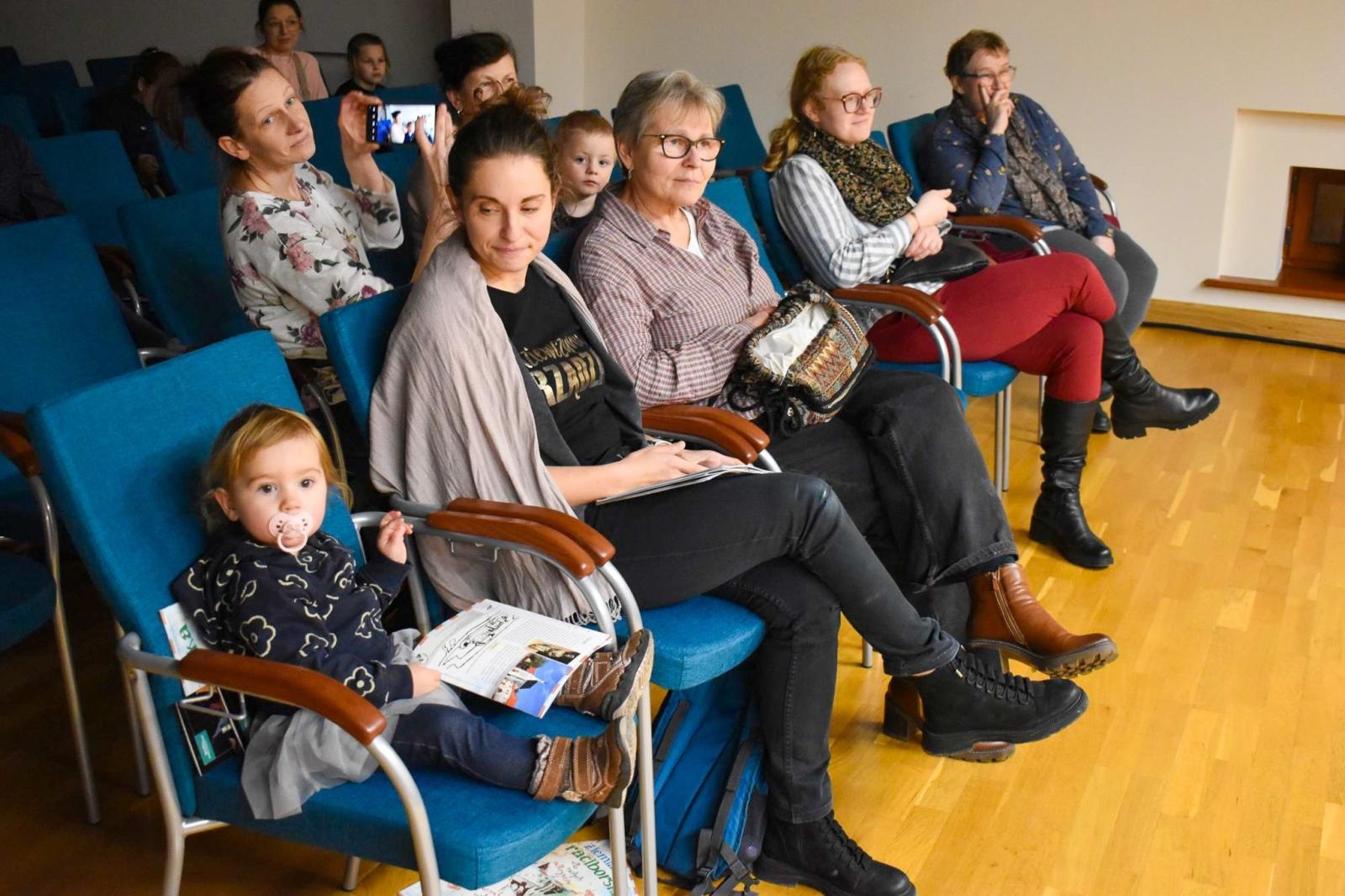 Zdjęcie w galerii na portalu naszraciborz.pl: Muzyczna podróż do świata bajek na raciborskim zamku wiadomości z regionu