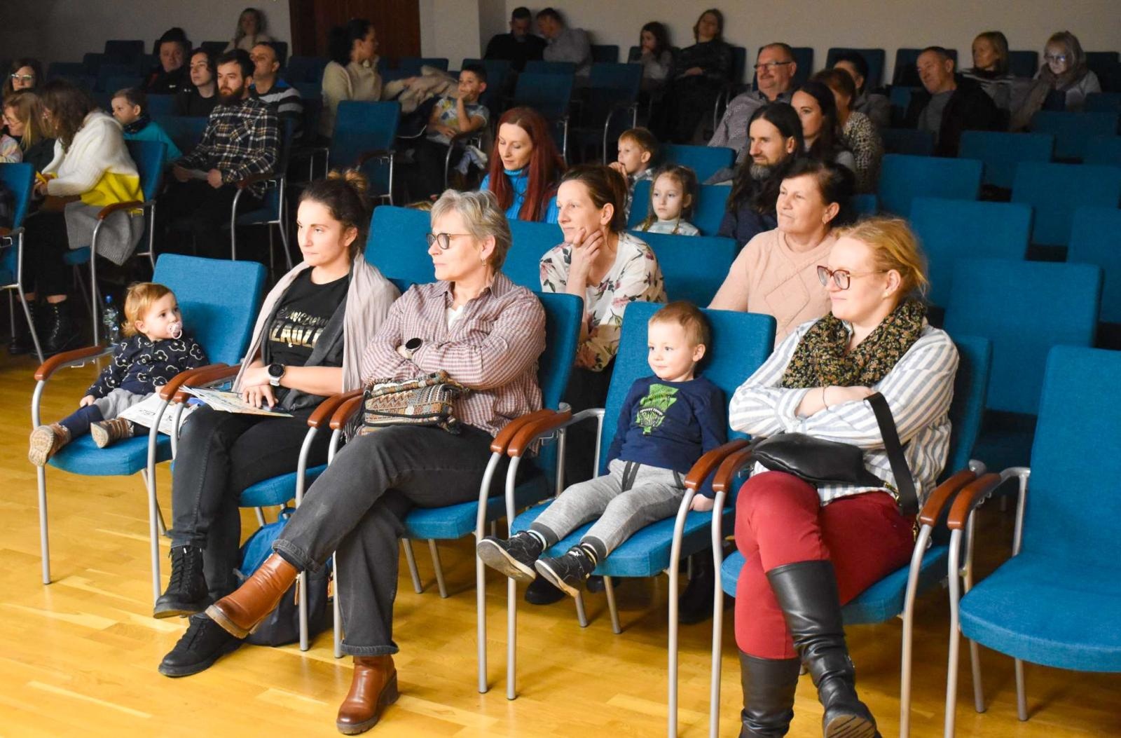 Zdjęcie w galerii na portalu naszraciborz.pl: Muzyczna podróż do świata bajek na raciborskim zamku wiadomości z regionu