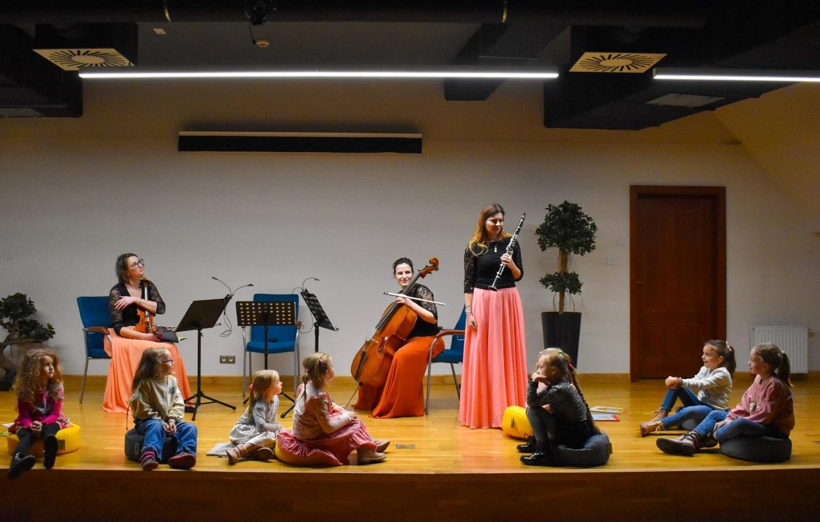 Zdjęcie w galerii na portalu naszraciborz.pl: Muzyczna podróż do świata bajek na raciborskim zamku wiadomości z regionu