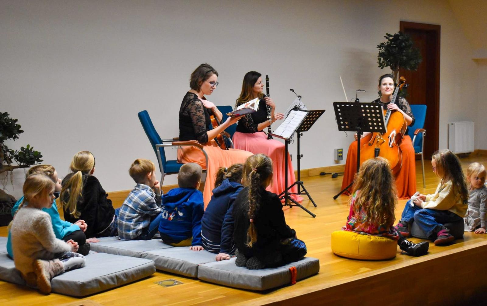 Zdjęcie w galerii na portalu naszraciborz.pl: Muzyczna podróż do świata bajek na raciborskim zamku wiadomości z regionu