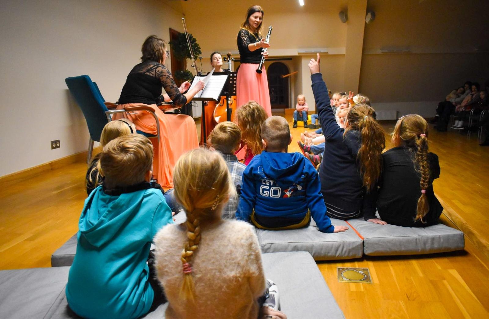 Zdjęcie w galerii na portalu naszraciborz.pl: Muzyczna podróż do świata bajek na raciborskim zamku wiadomości z regionu