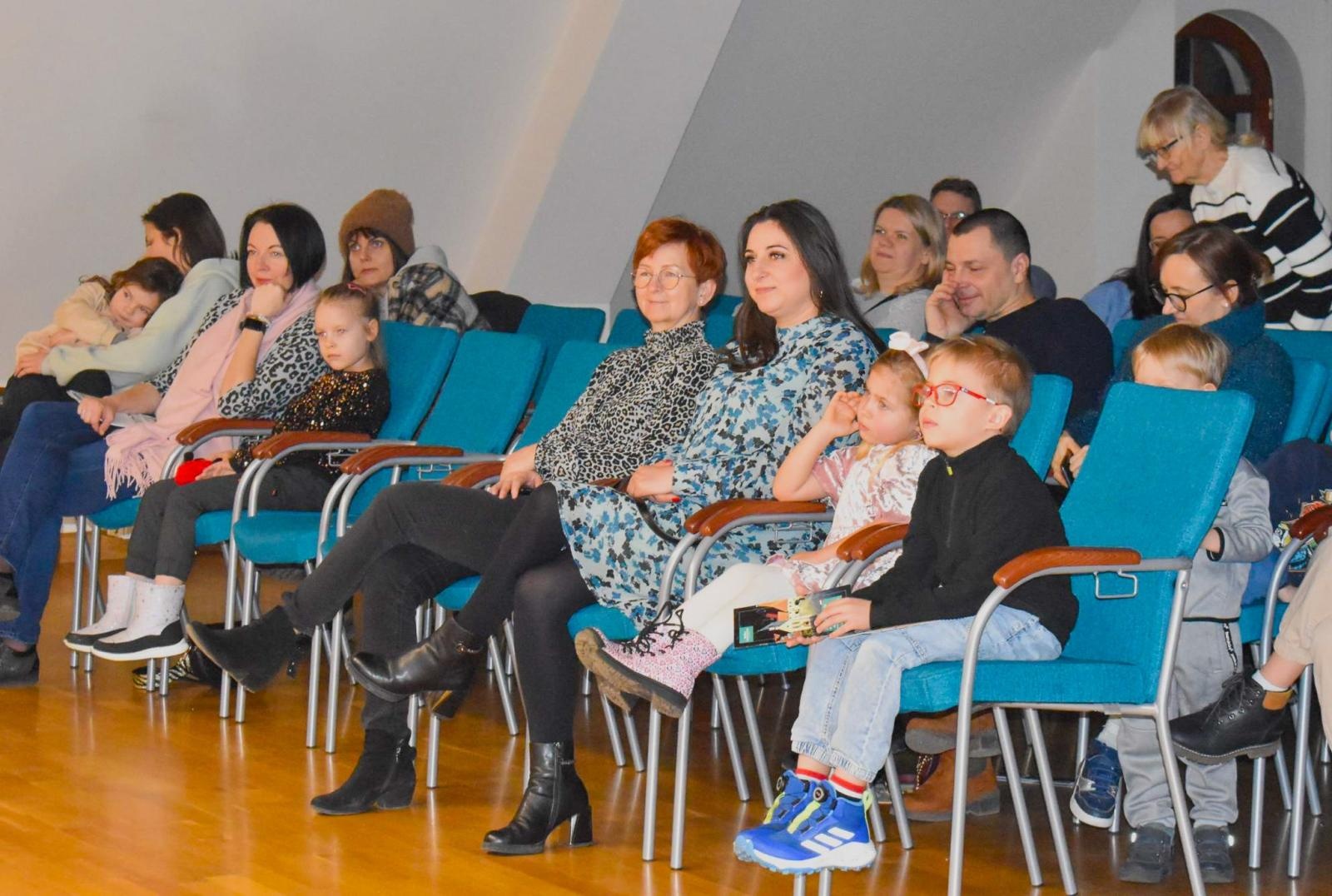 Zdjęcie w galerii na portalu naszraciborz.pl: Muzyczna podróż do świata bajek na raciborskim zamku wiadomości z regionu