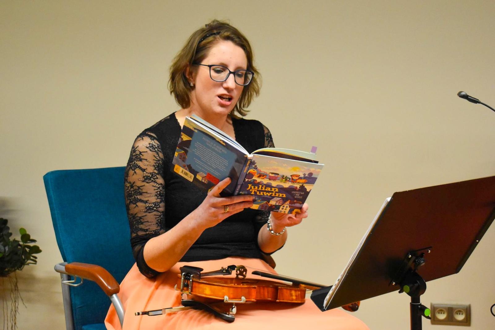 Zdjęcie w galerii na portalu naszraciborz.pl: Muzyczna podróż do świata bajek na raciborskim zamku wiadomości z regionu