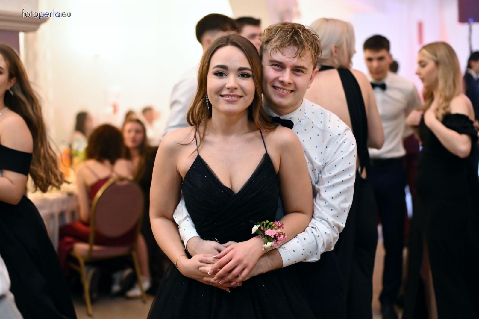 Zdjęcie w galerii na portalu naszraciborz.pl: Studniówka I LO i Plastyka w obiektywie FotoPerły wiadomości z regionu