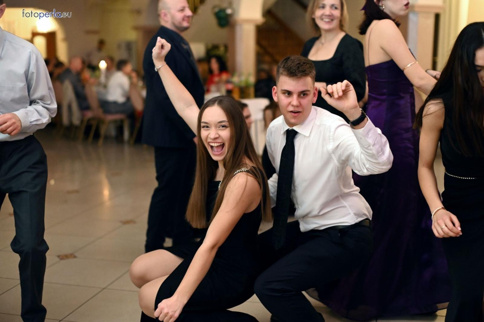 Zdjęcie w galerii na portalu naszraciborz.pl: Studniówka I LO i Plastyka w obiektywie FotoPerły wiadomości z regionu