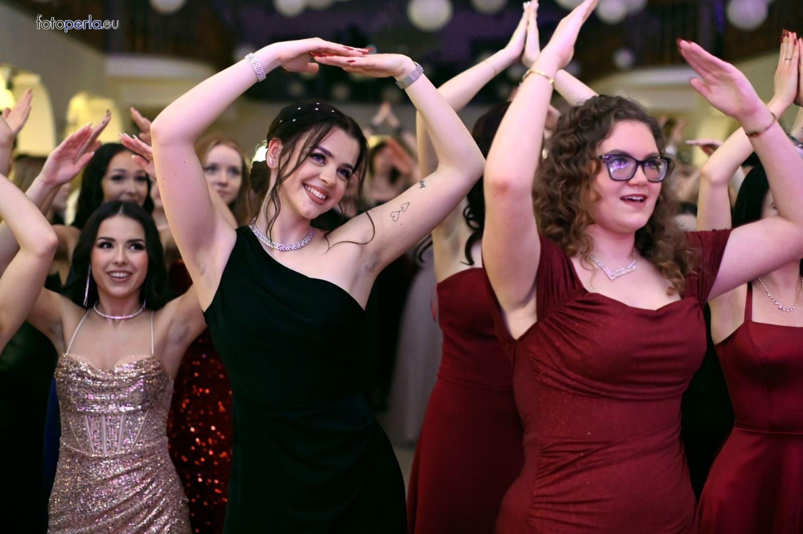 Zdjęcie w galerii na portalu naszraciborz.pl: Studniówka I LO i Plastyka w obiektywie FotoPerły wiadomości z regionu